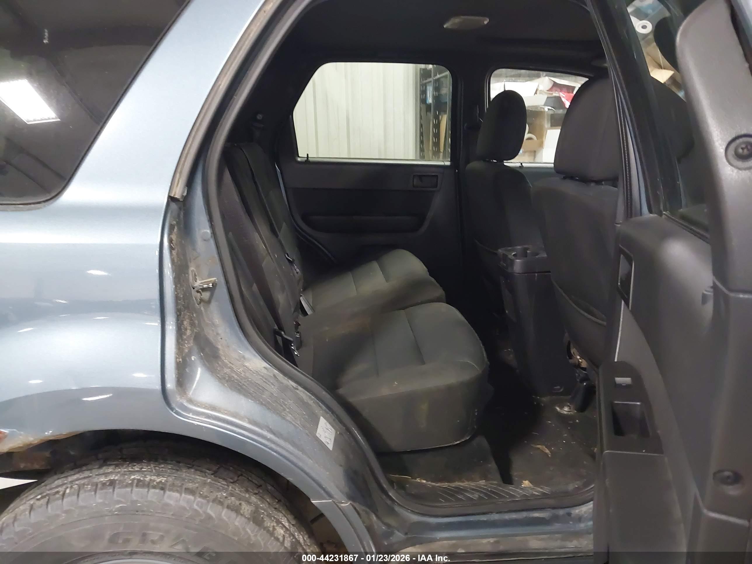 FORD ESCAPE image 8