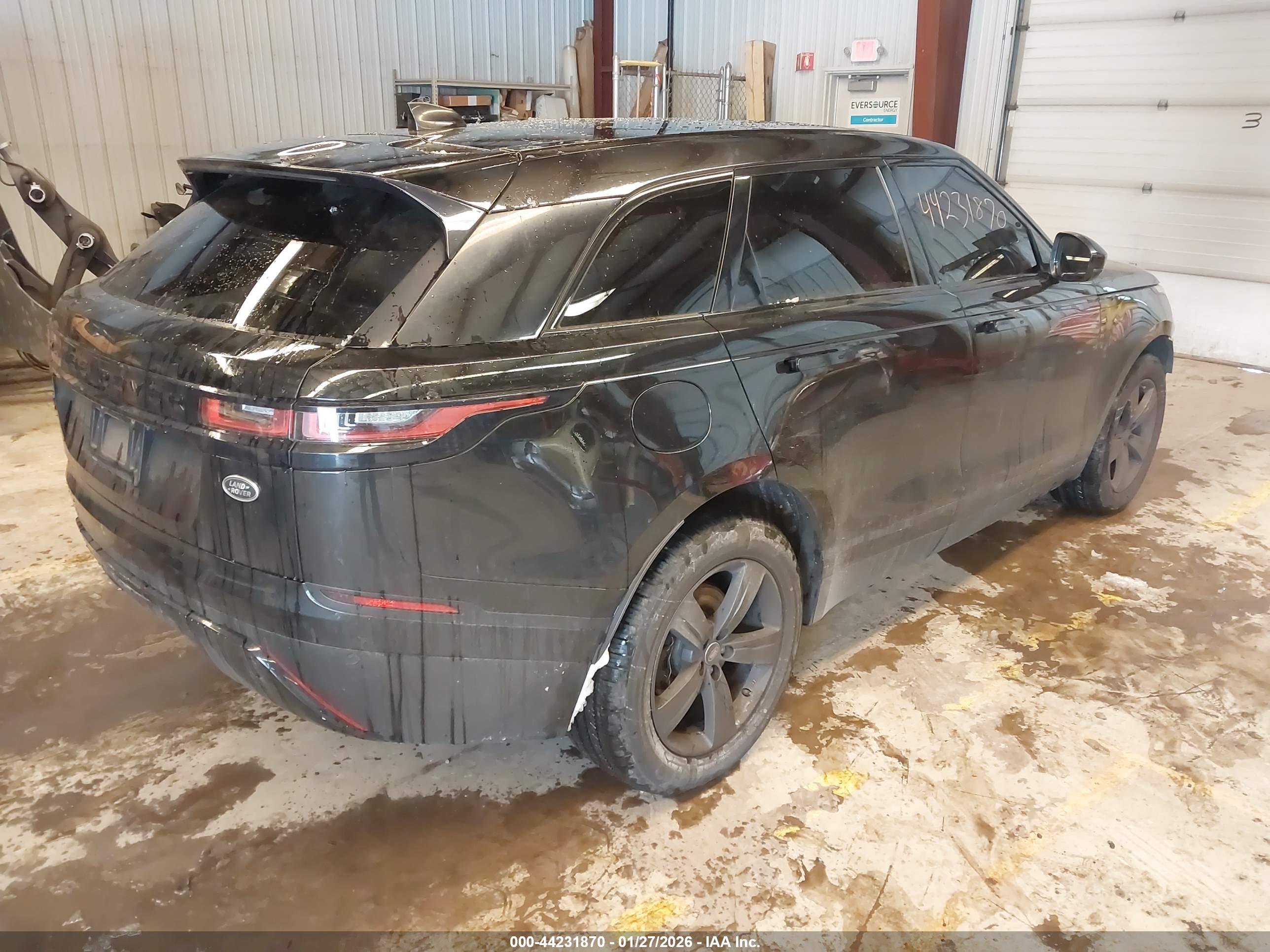 LAND ROVER image 4
