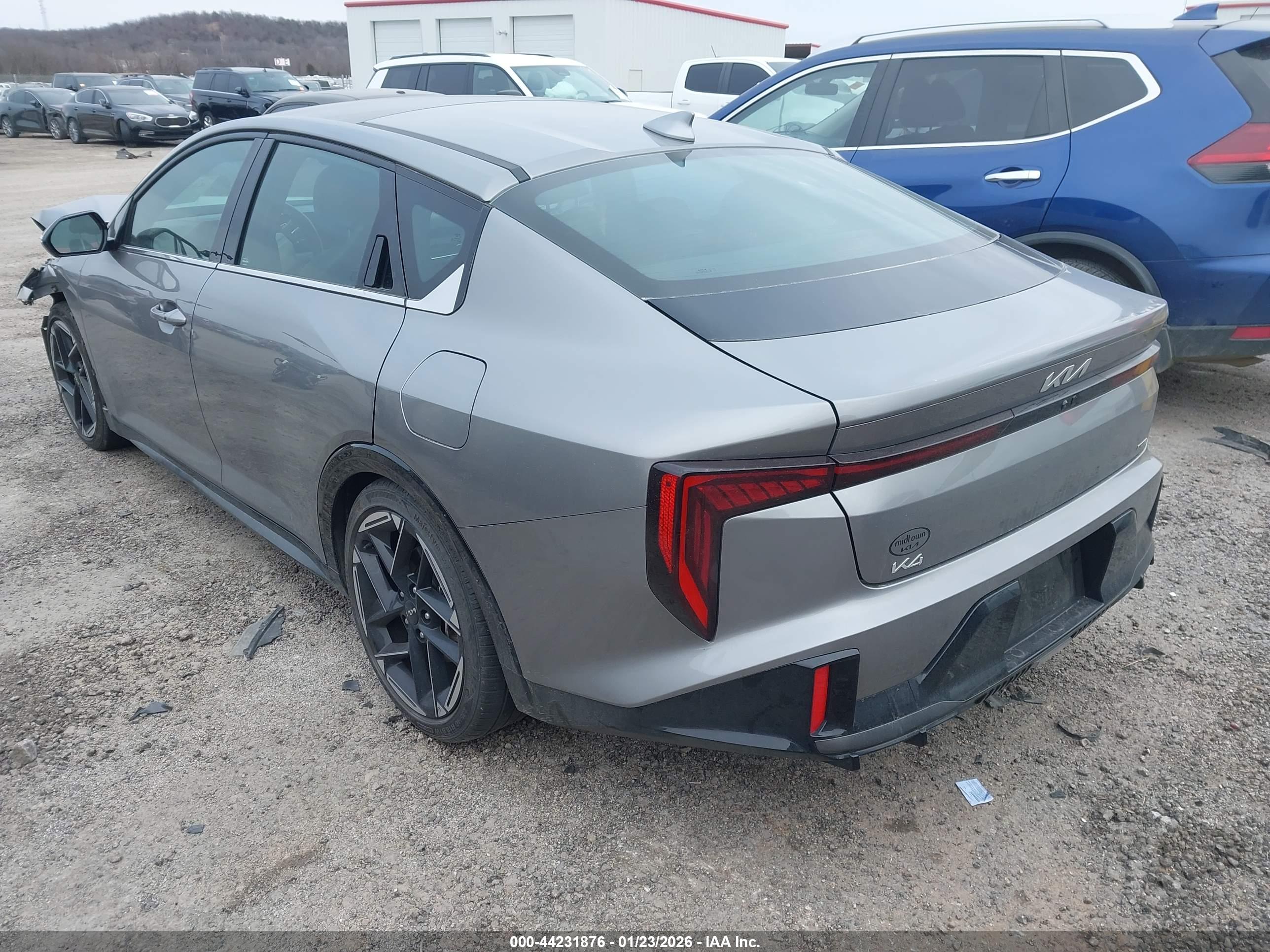 KIA K4 image 3