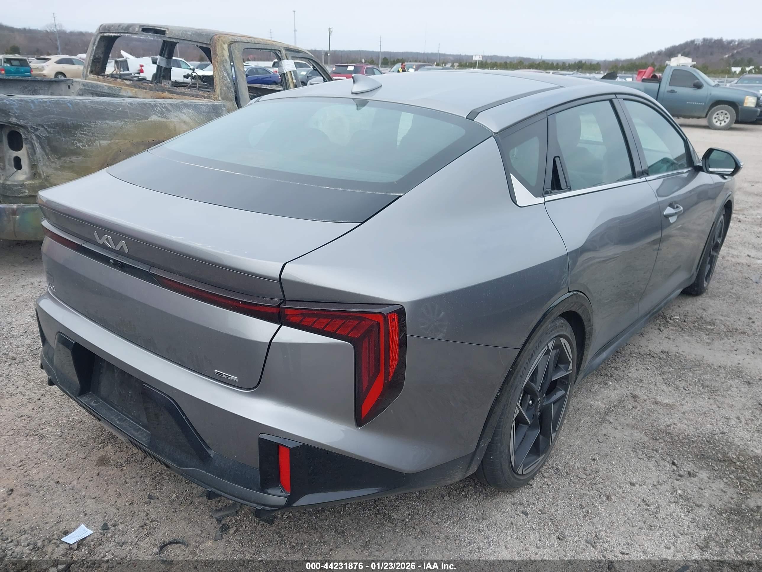 KIA K4 image 4