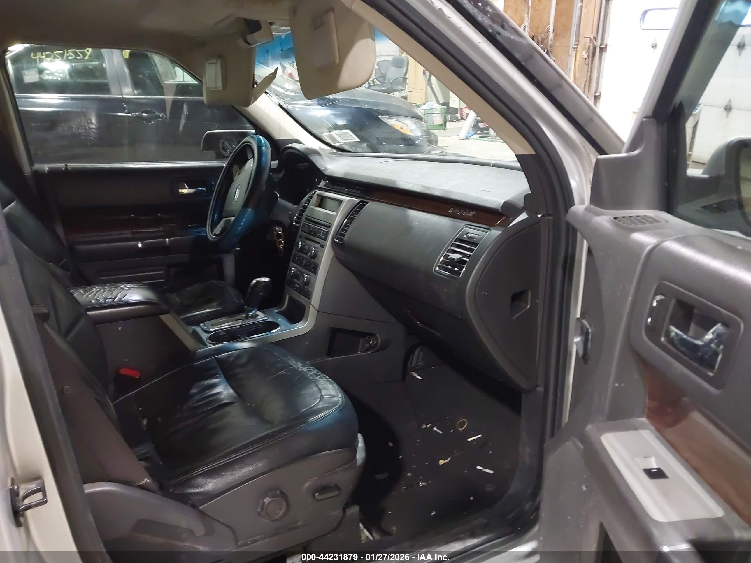 FORD FLEX image 5