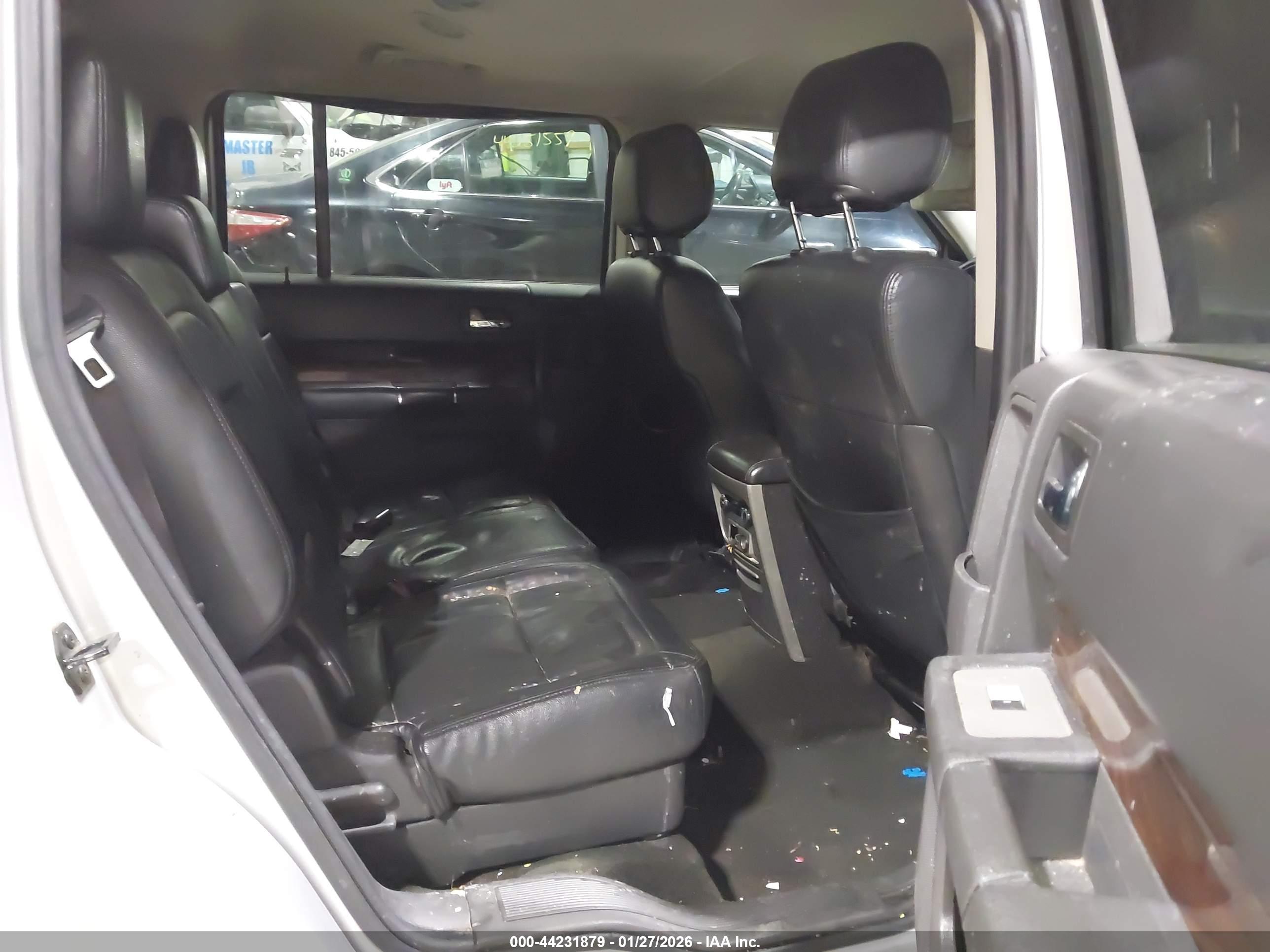 FORD FLEX image 8