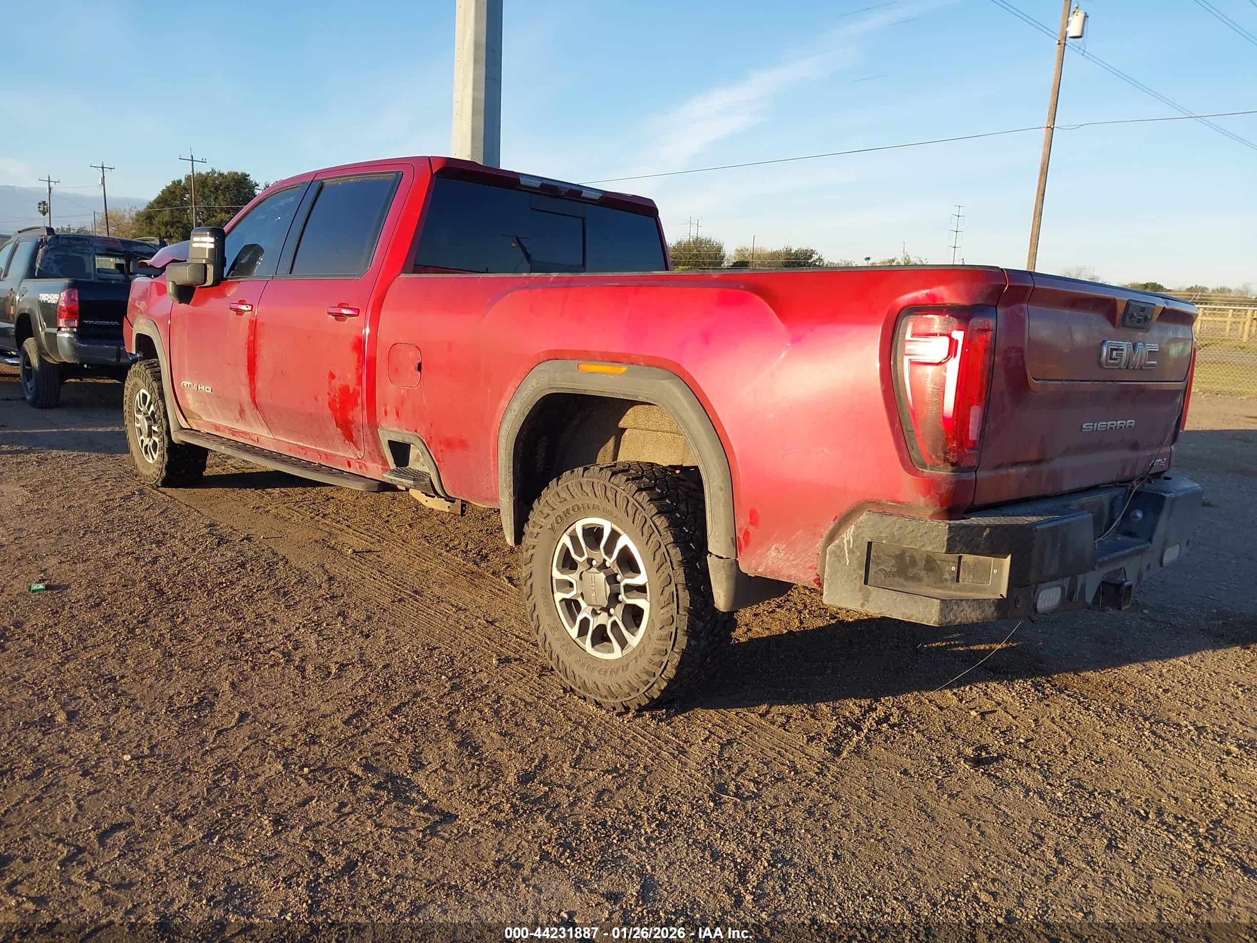 GMC SIERRA image 3