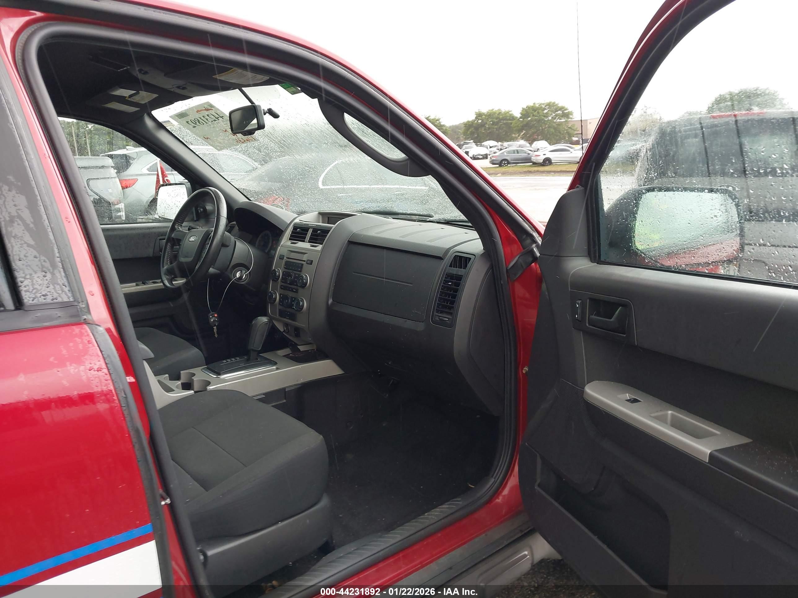 FORD ESCAPE image 5
