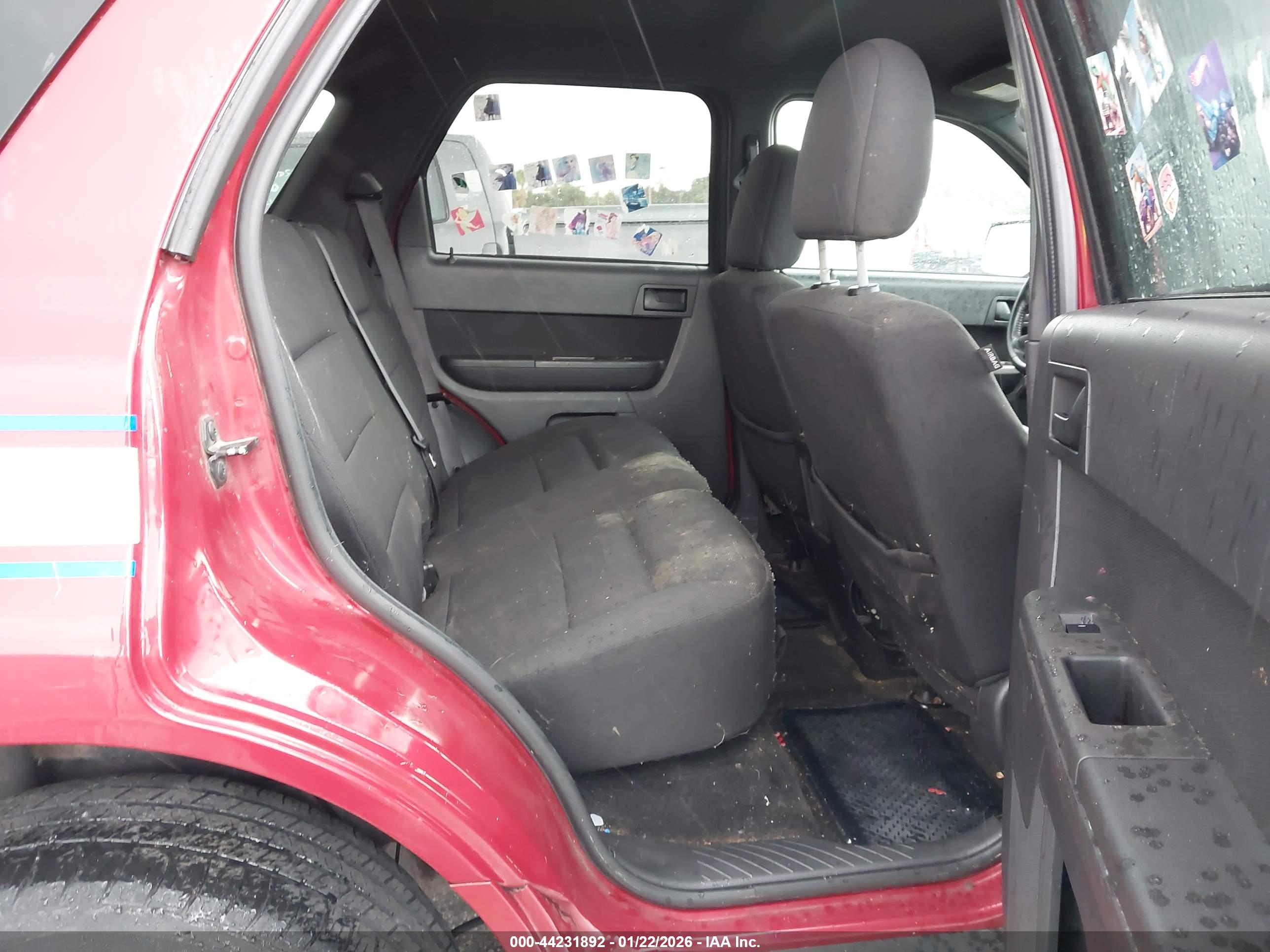 FORD ESCAPE image 8