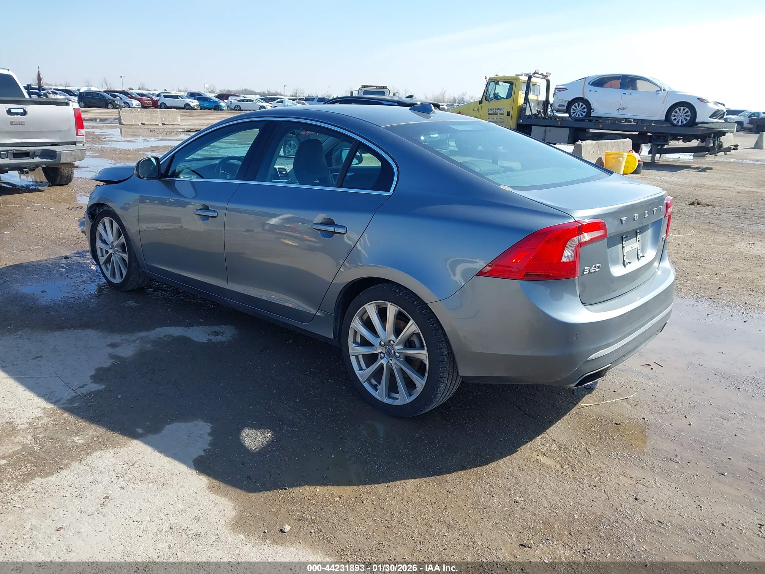 VOLVO S60 image 3