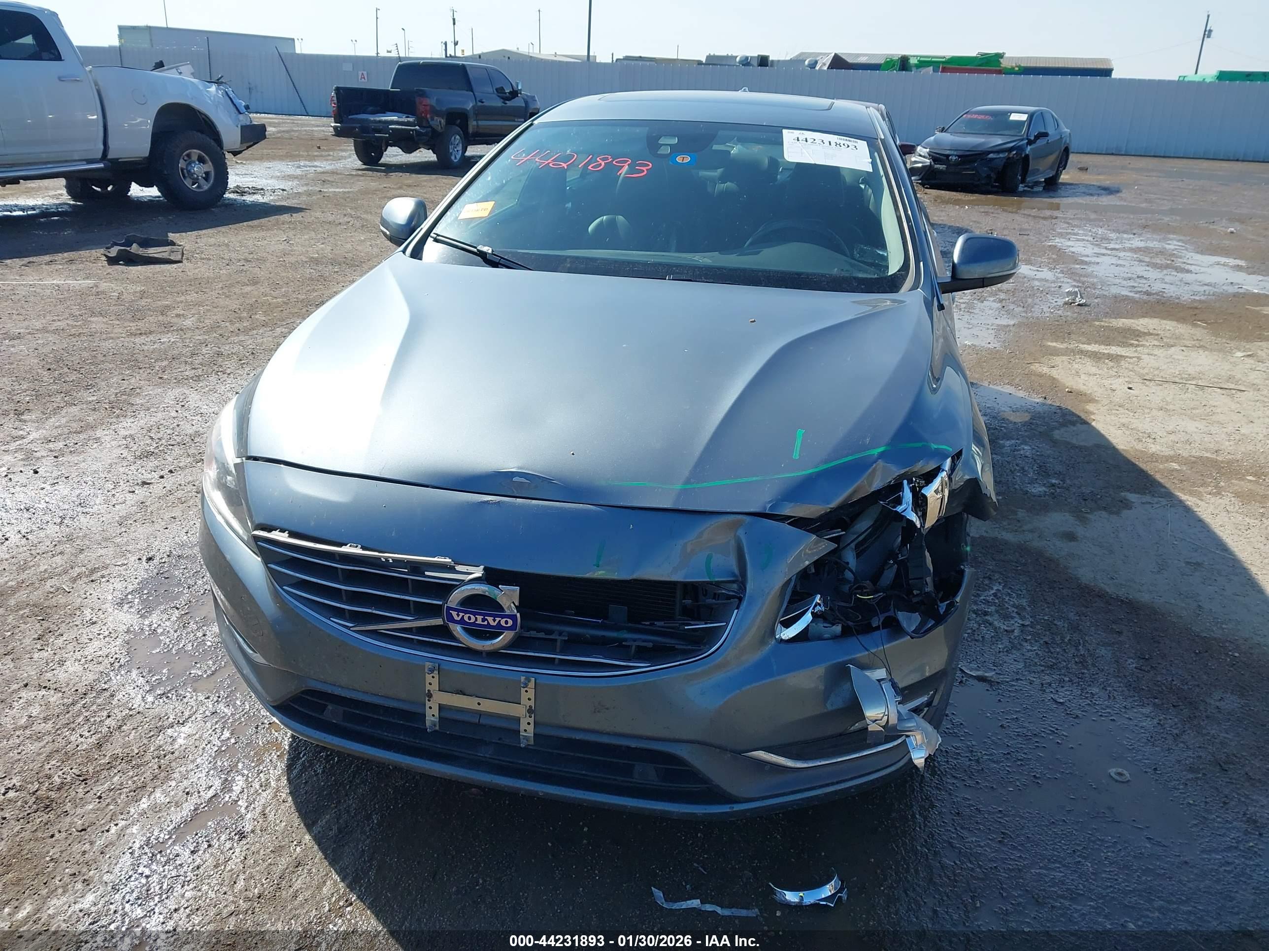 VOLVO S60 image 6