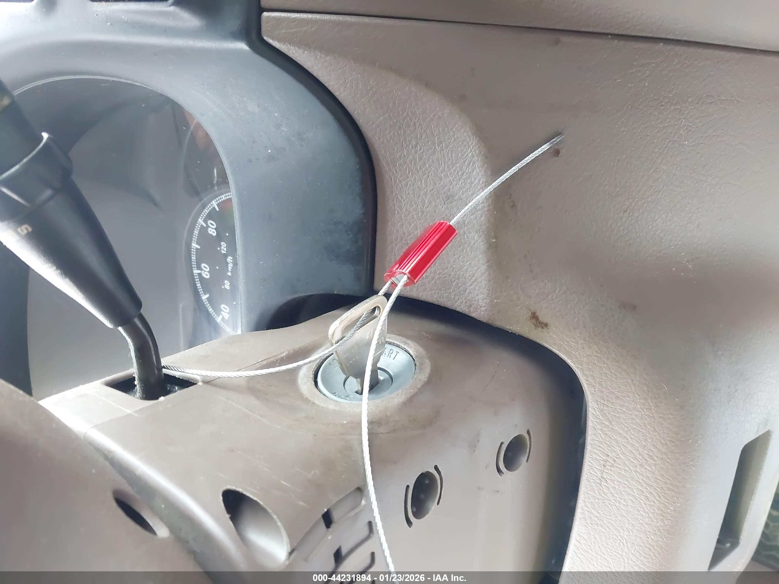 ISUZU RODEO image 11