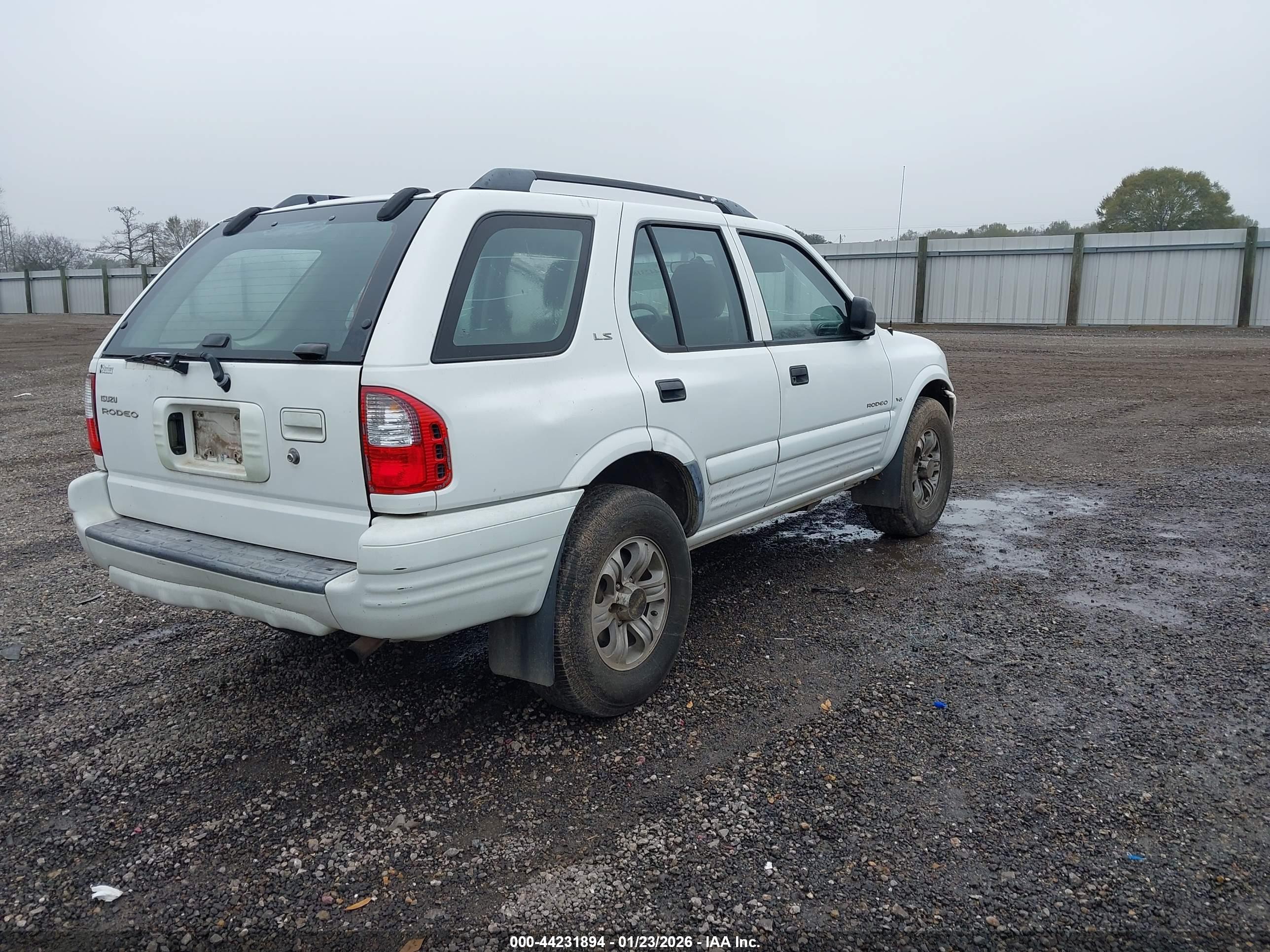 ISUZU RODEO image 4