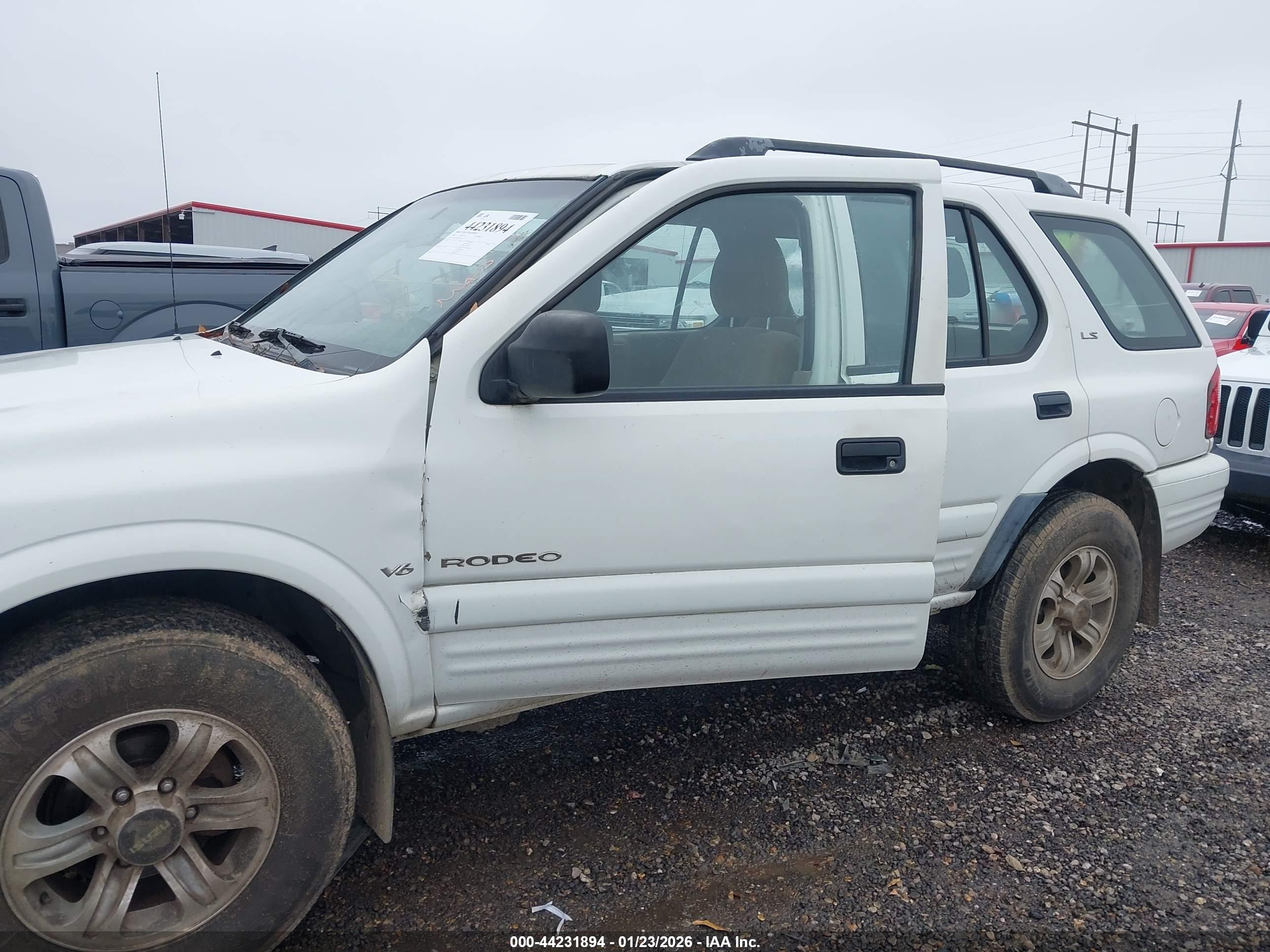 ISUZU RODEO image 6