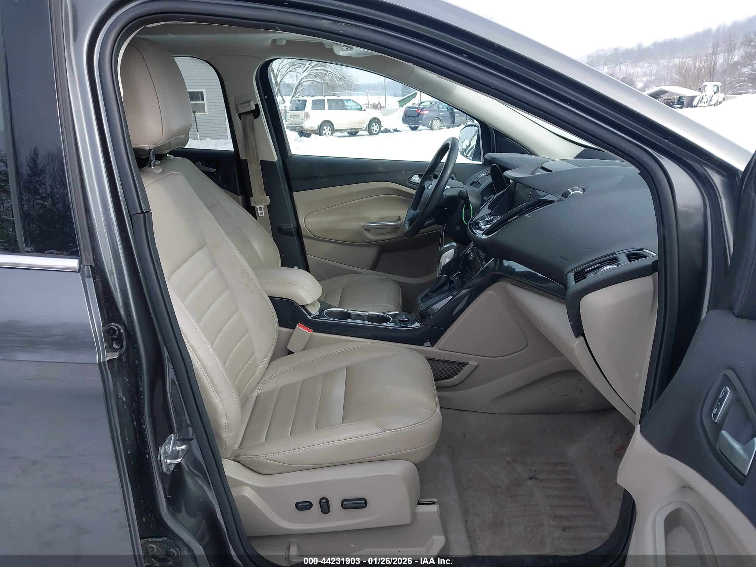 FORD ESCAPE image 5