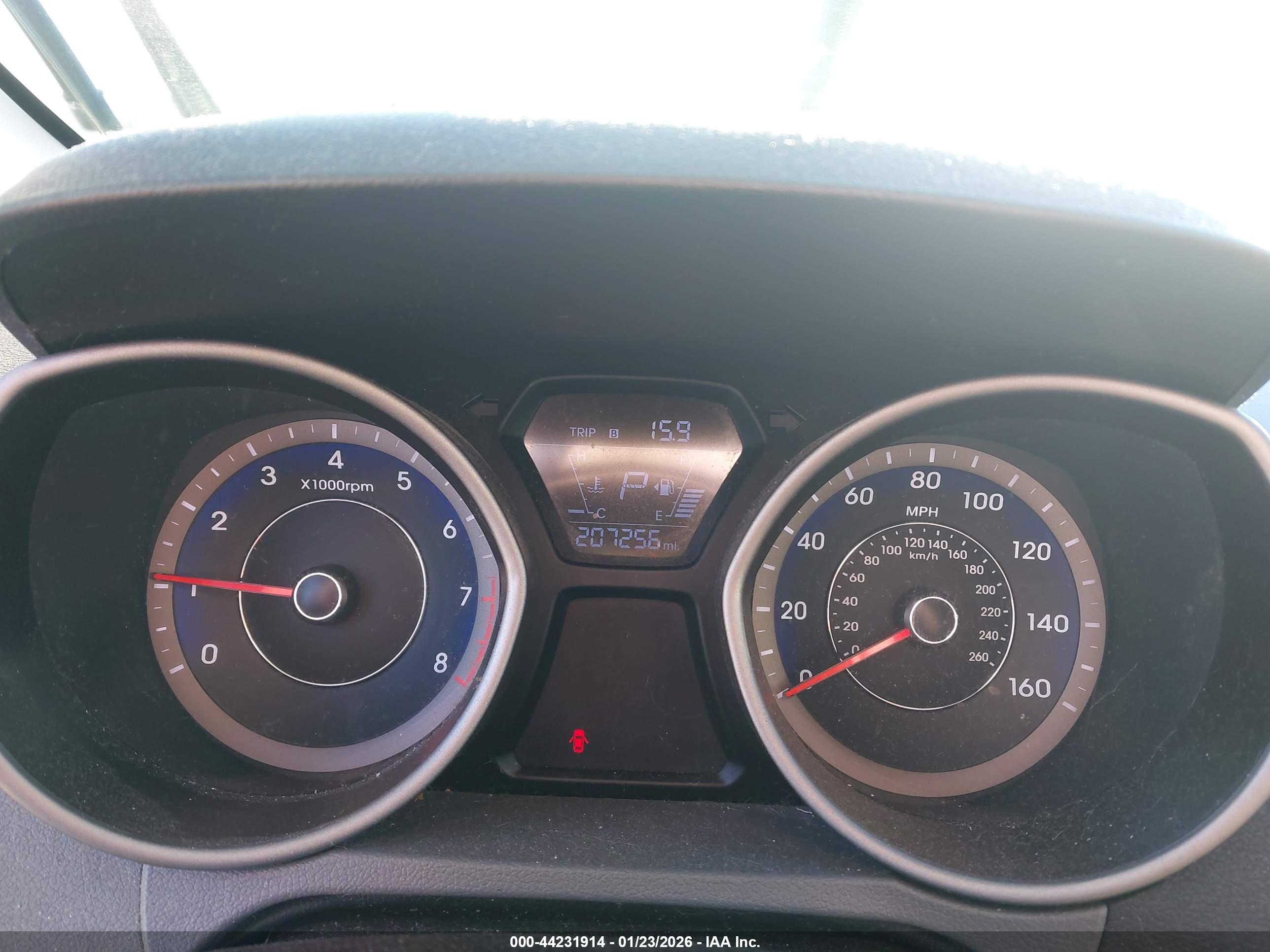HYUNDAI ELANTRA image 7