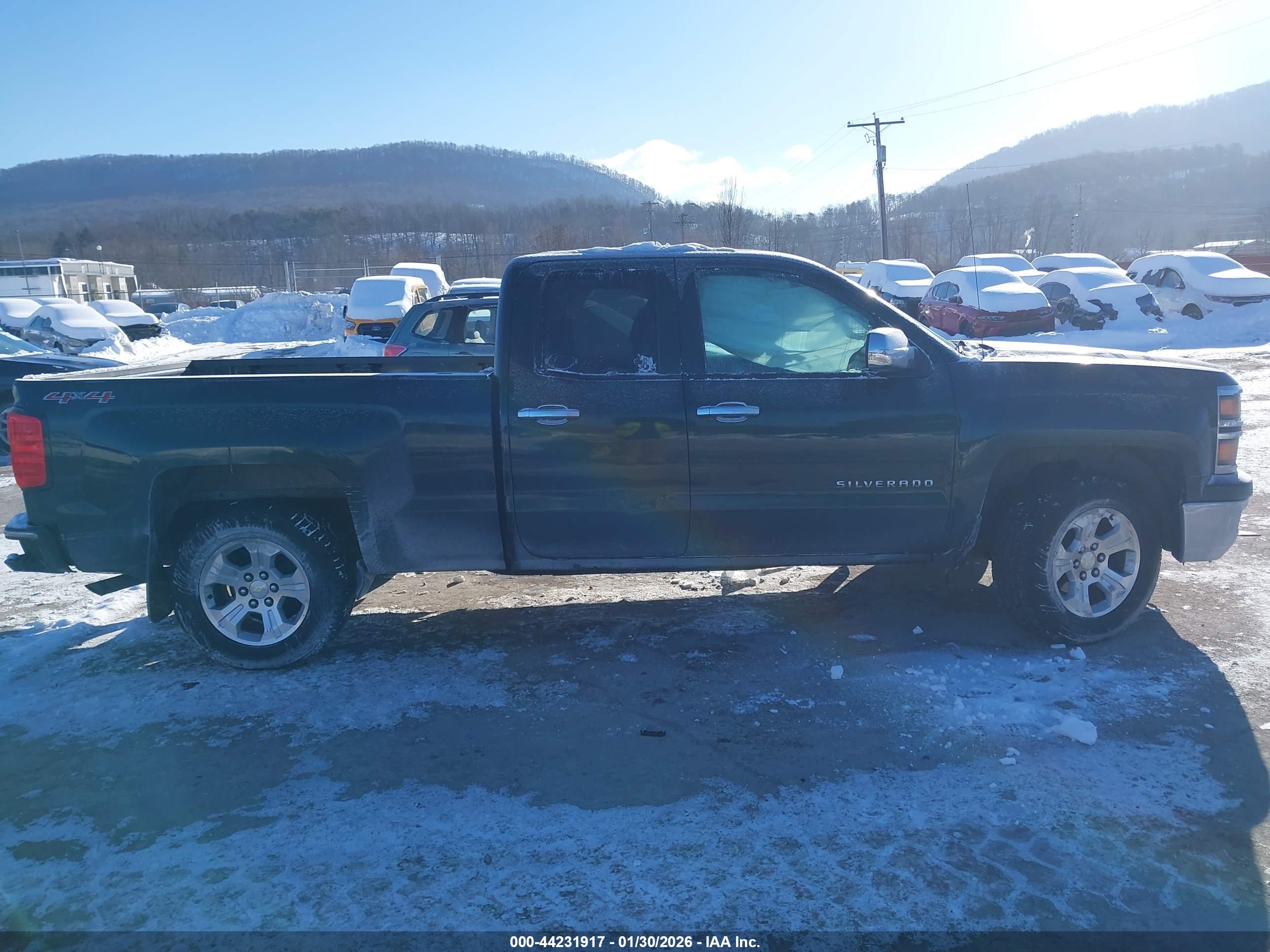 CHEVROLET SILVERADO image 6