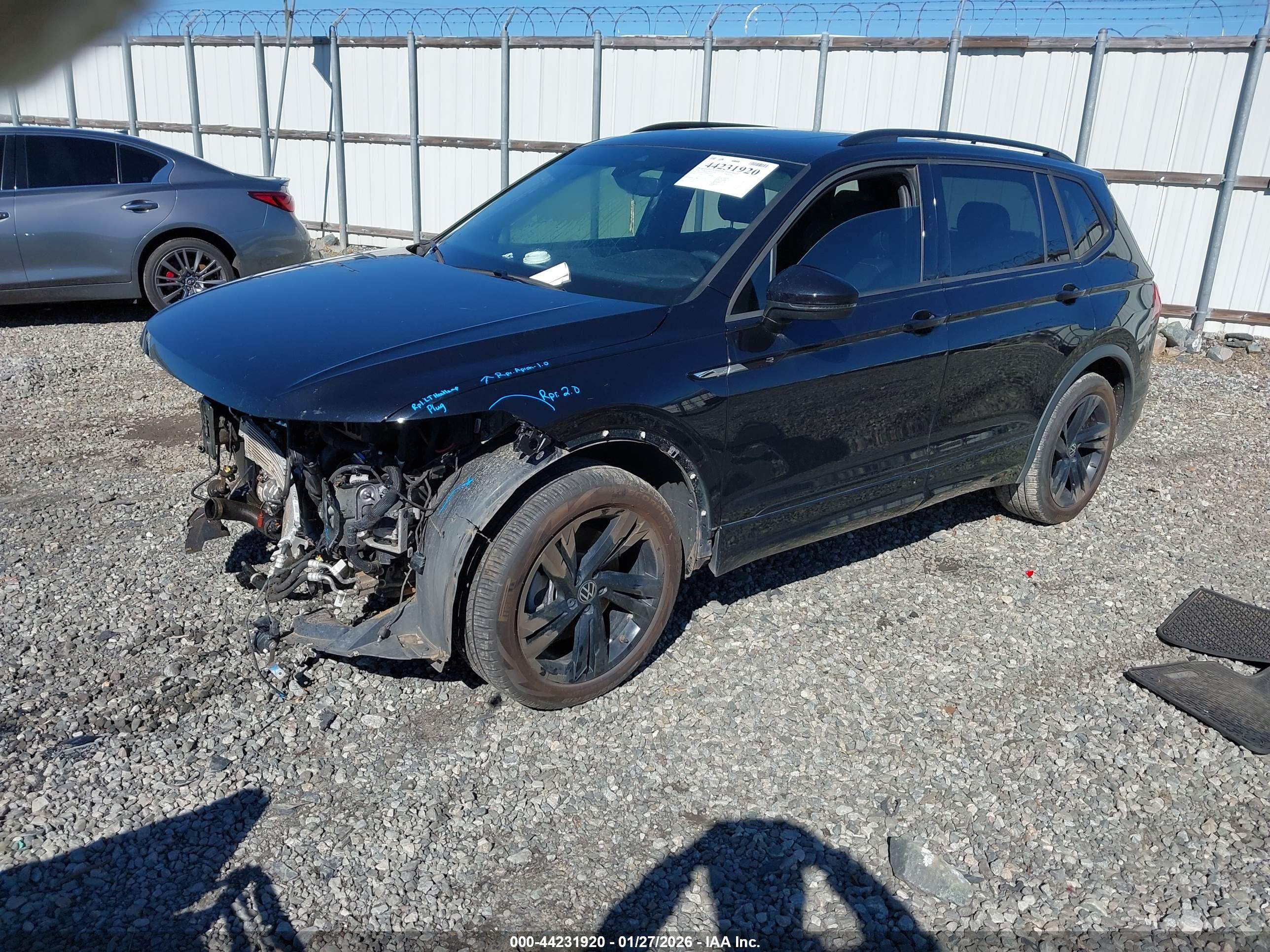 VOLKSWAGEN TIGUAN image 2