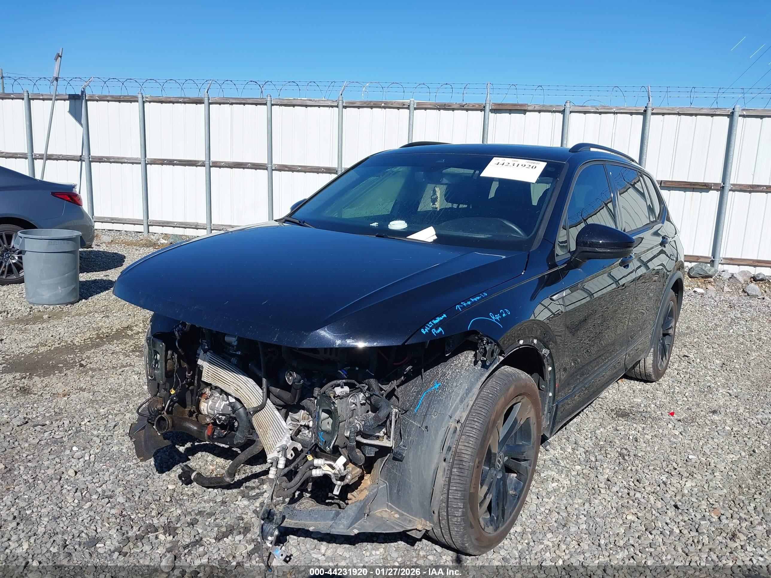 VOLKSWAGEN TIGUAN image 6