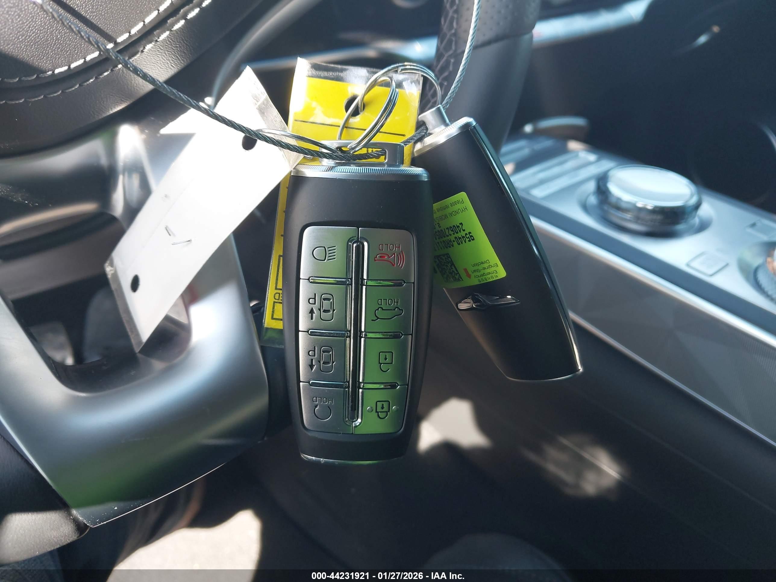 GENESIS GV70 image 11