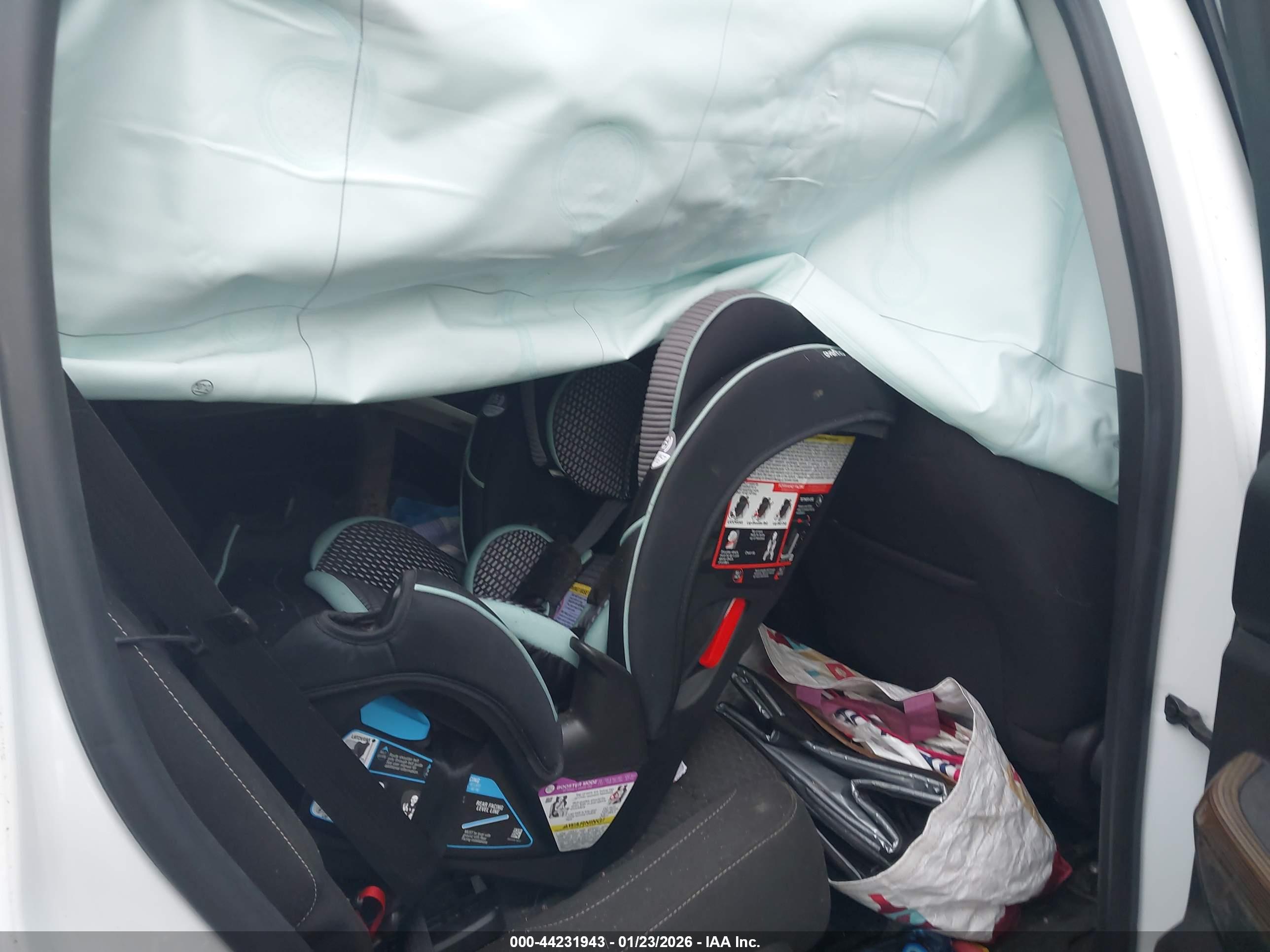 GMC ACADIA image 8