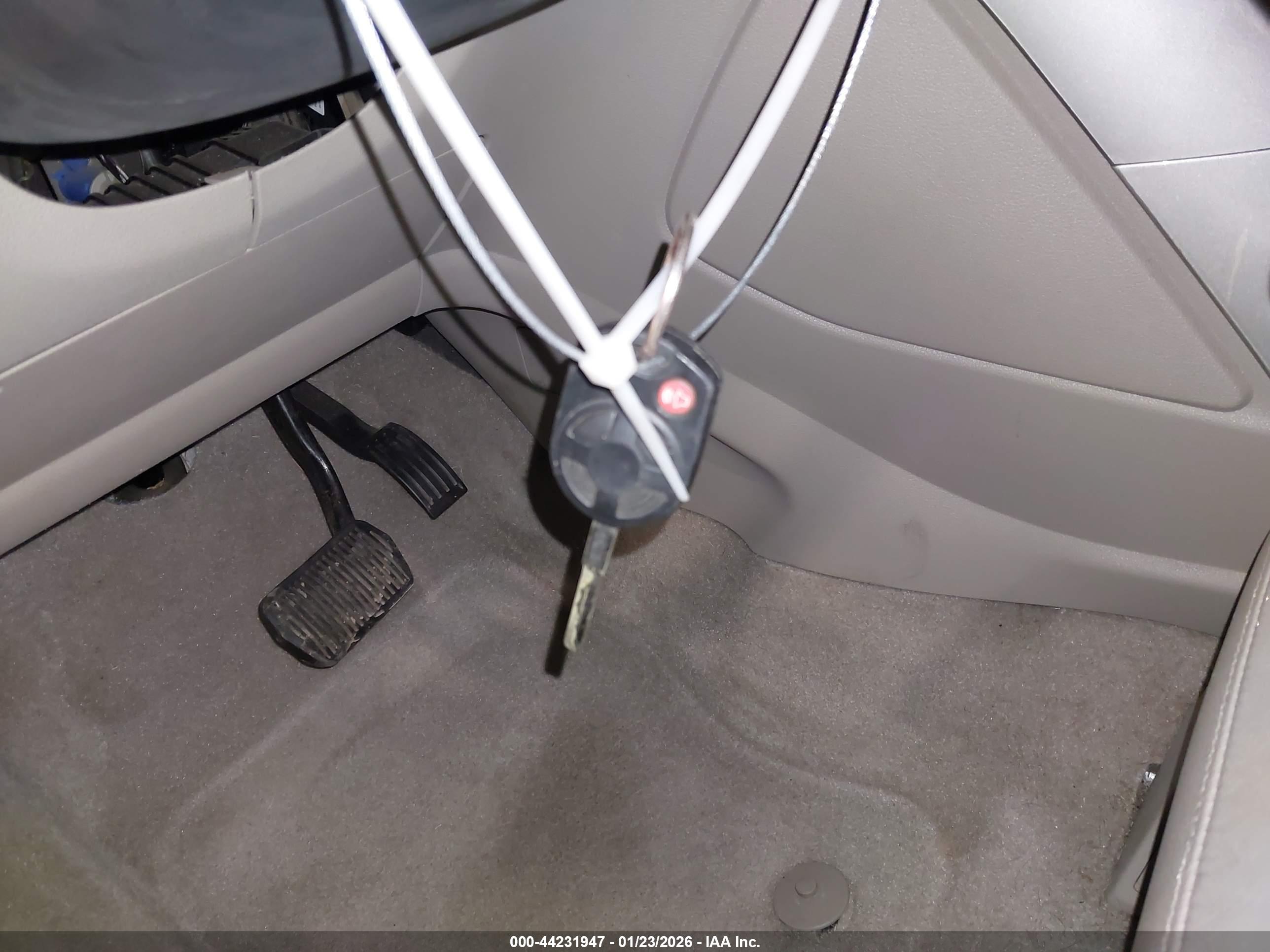 FORD ESCAPE image 11