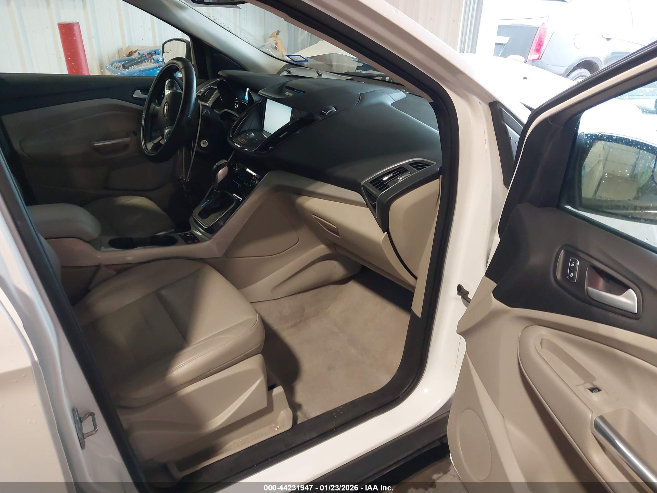 FORD ESCAPE image 5