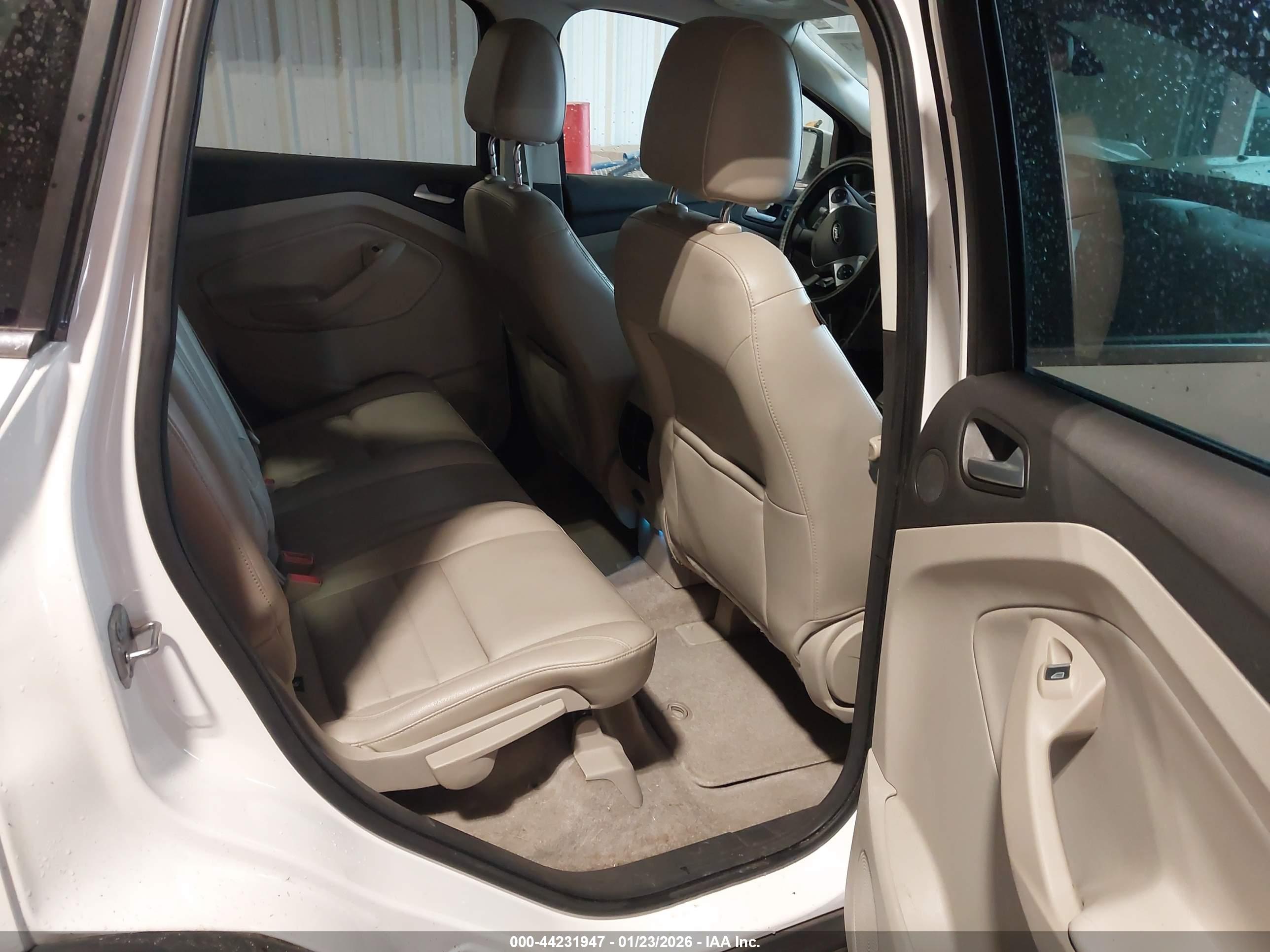 FORD ESCAPE image 8
