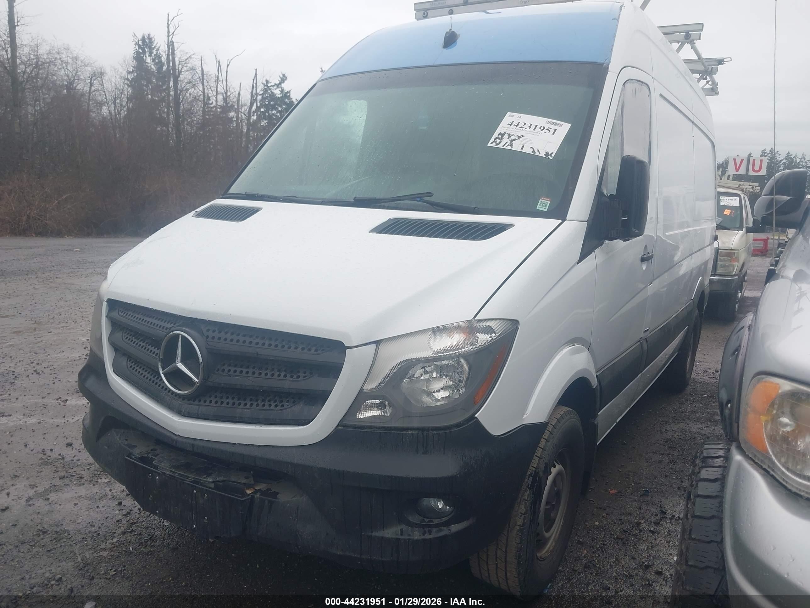 MERCEDES-BENZ SPRINTER image 2