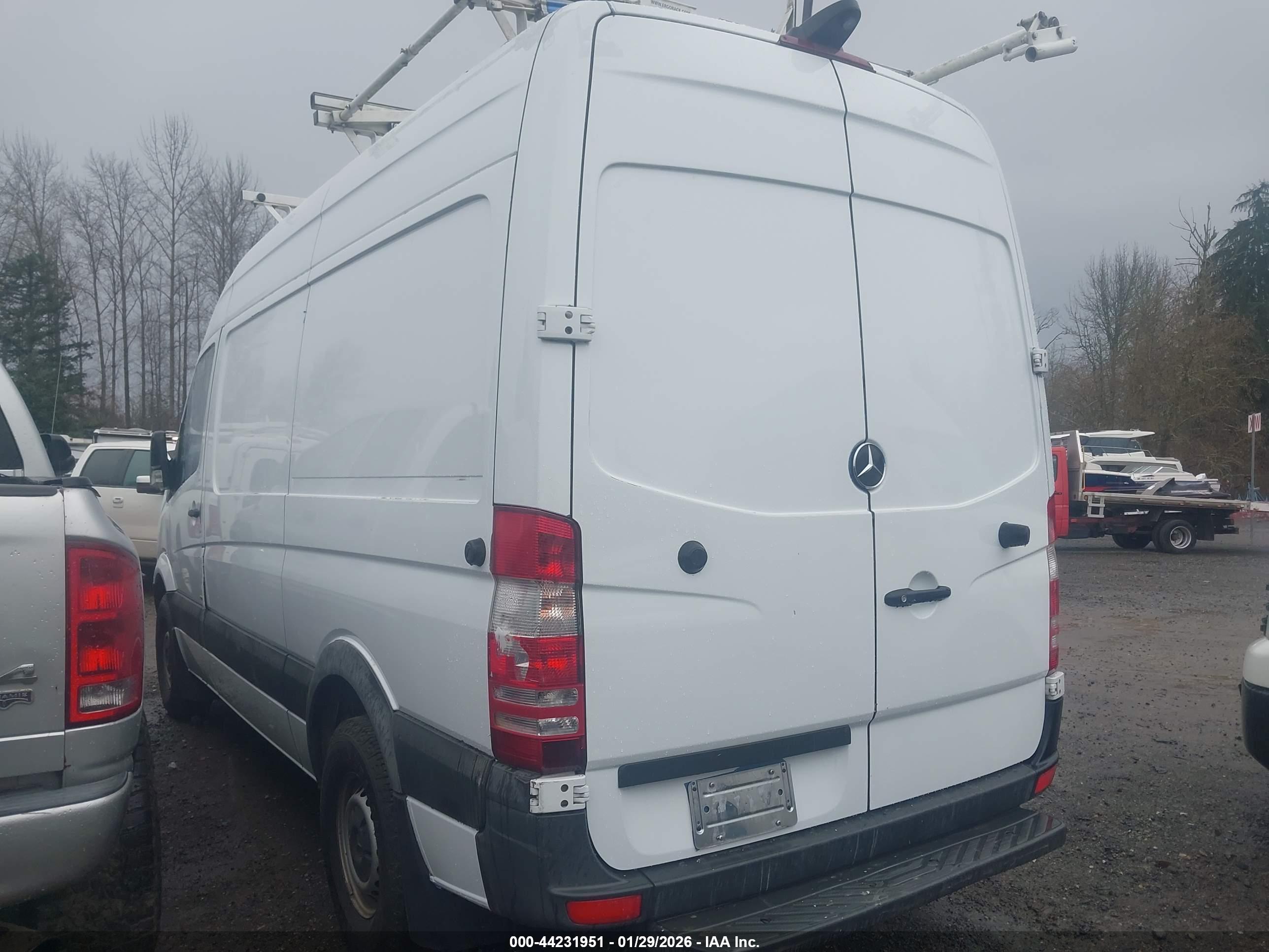 MERCEDES-BENZ SPRINTER image 3