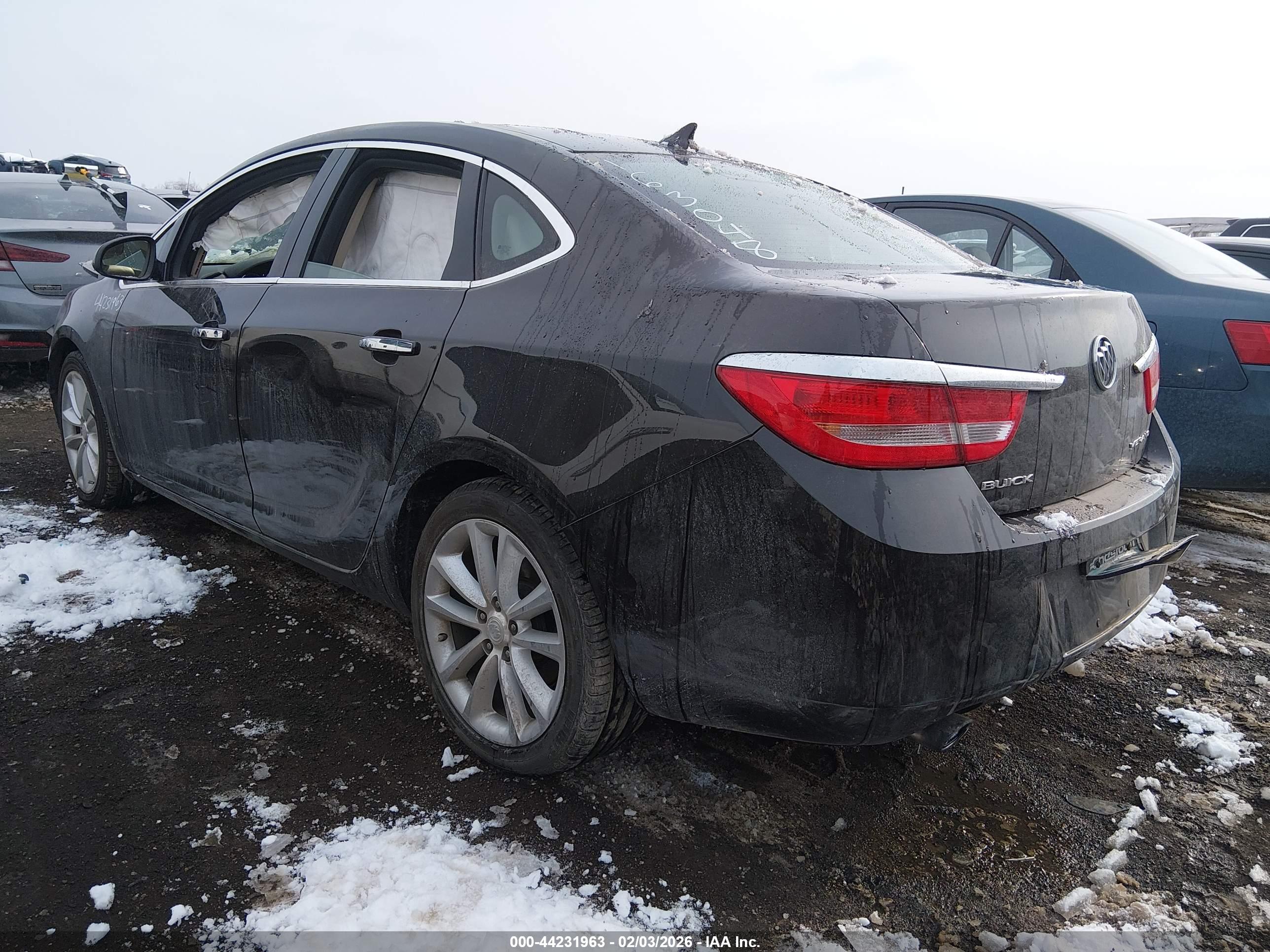 BUICK VERANO image 3