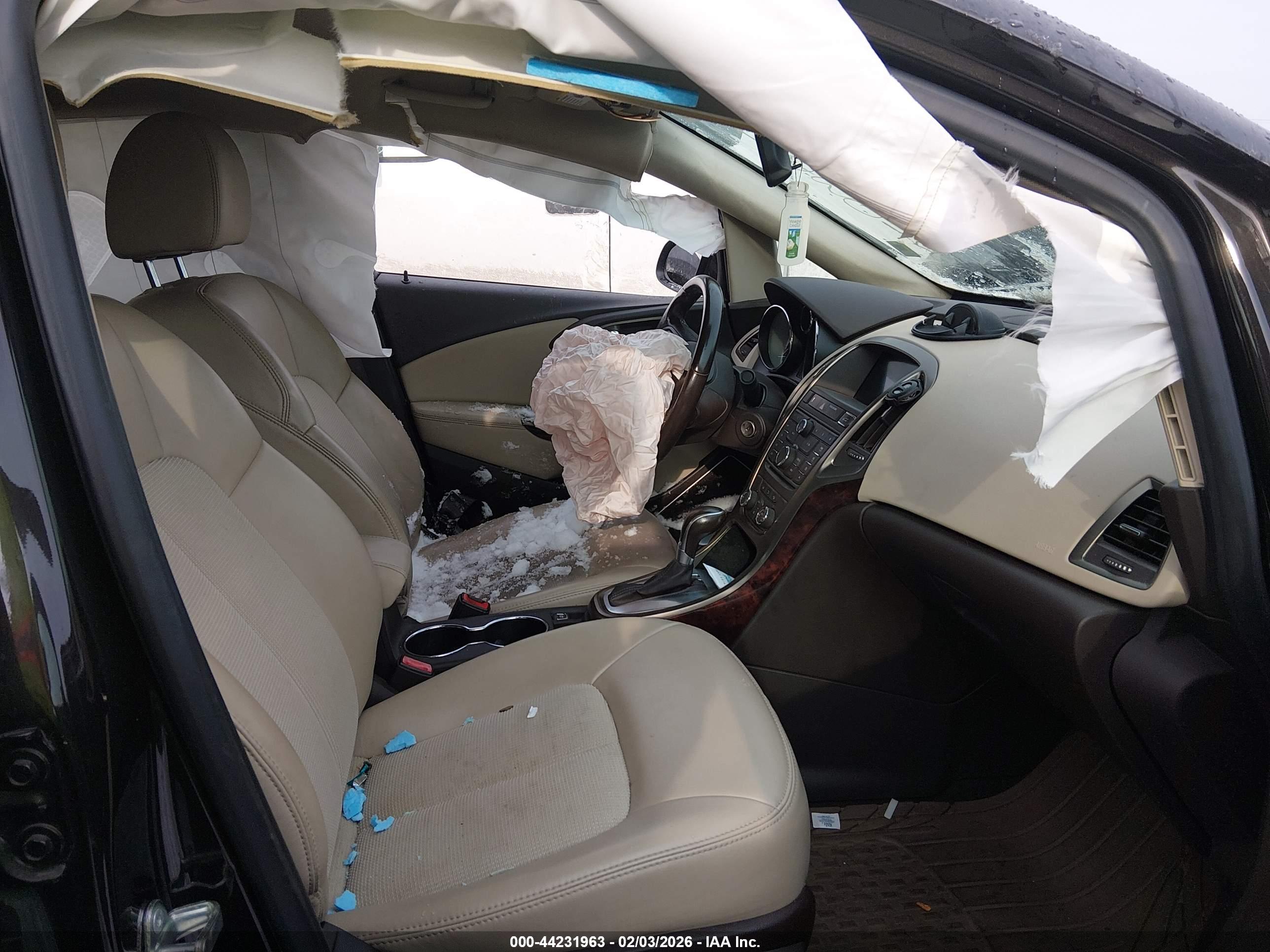 BUICK VERANO image 5