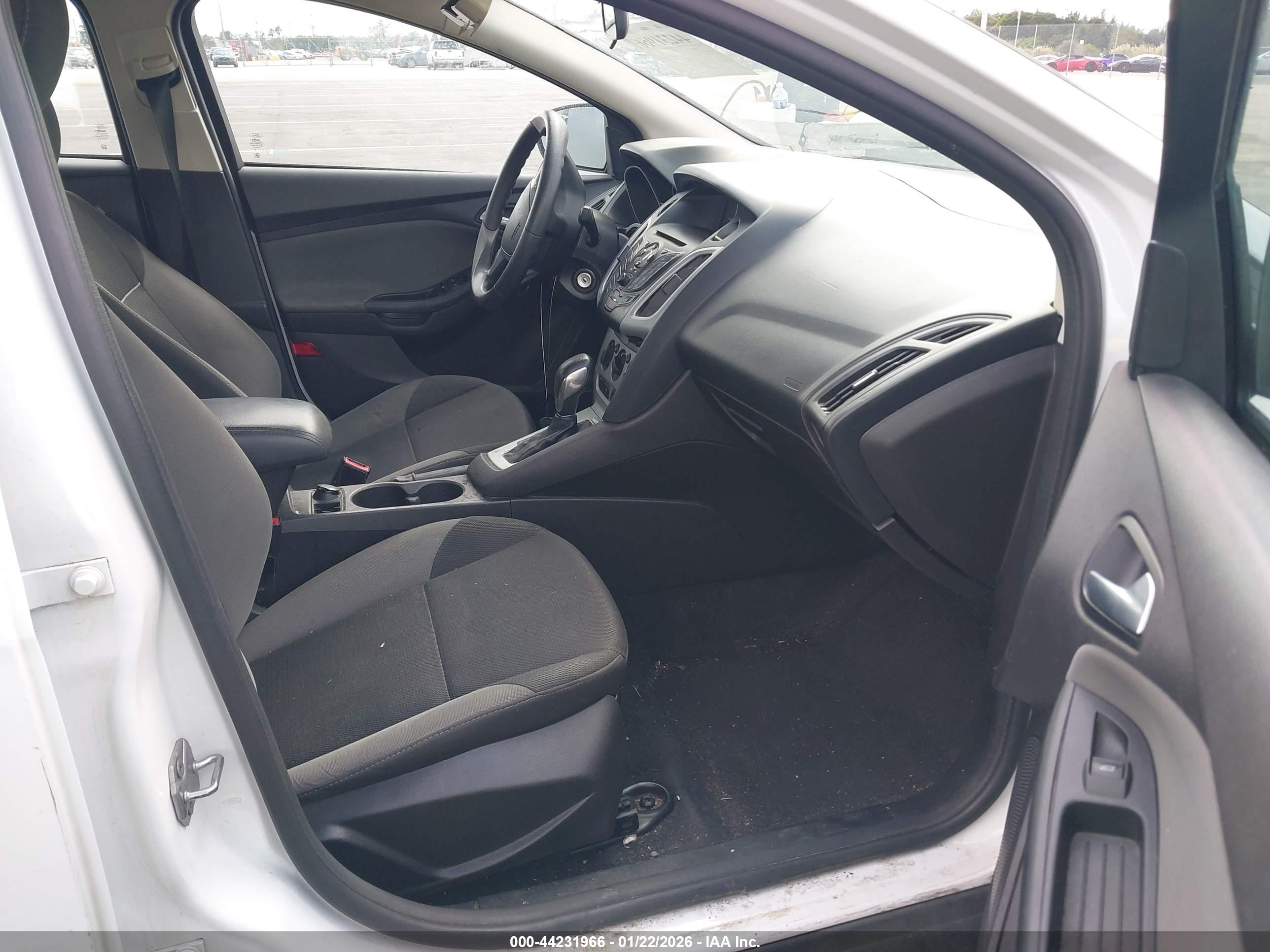 FORD FOCUS image 5