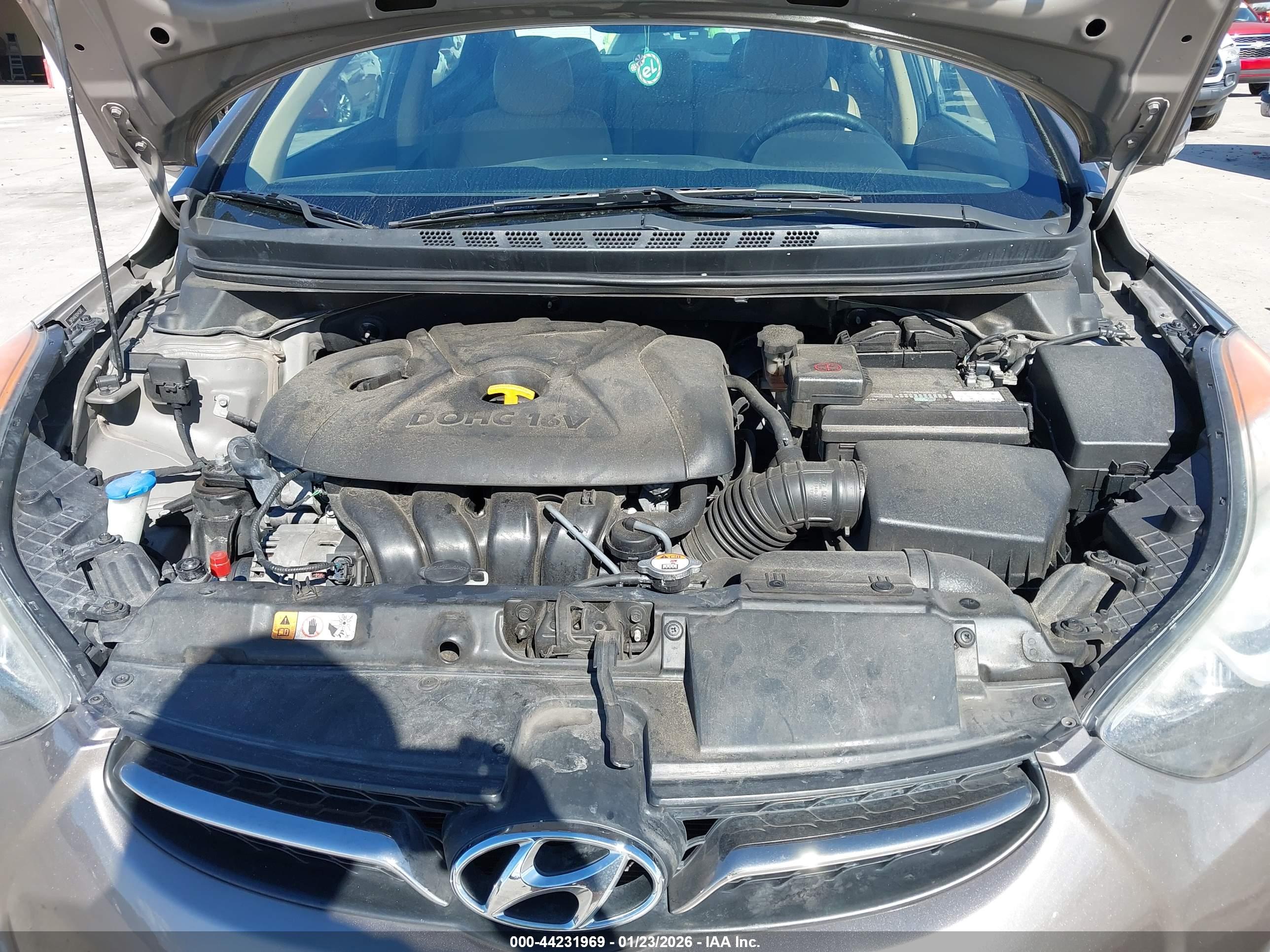 HYUNDAI ELANTRA image 10