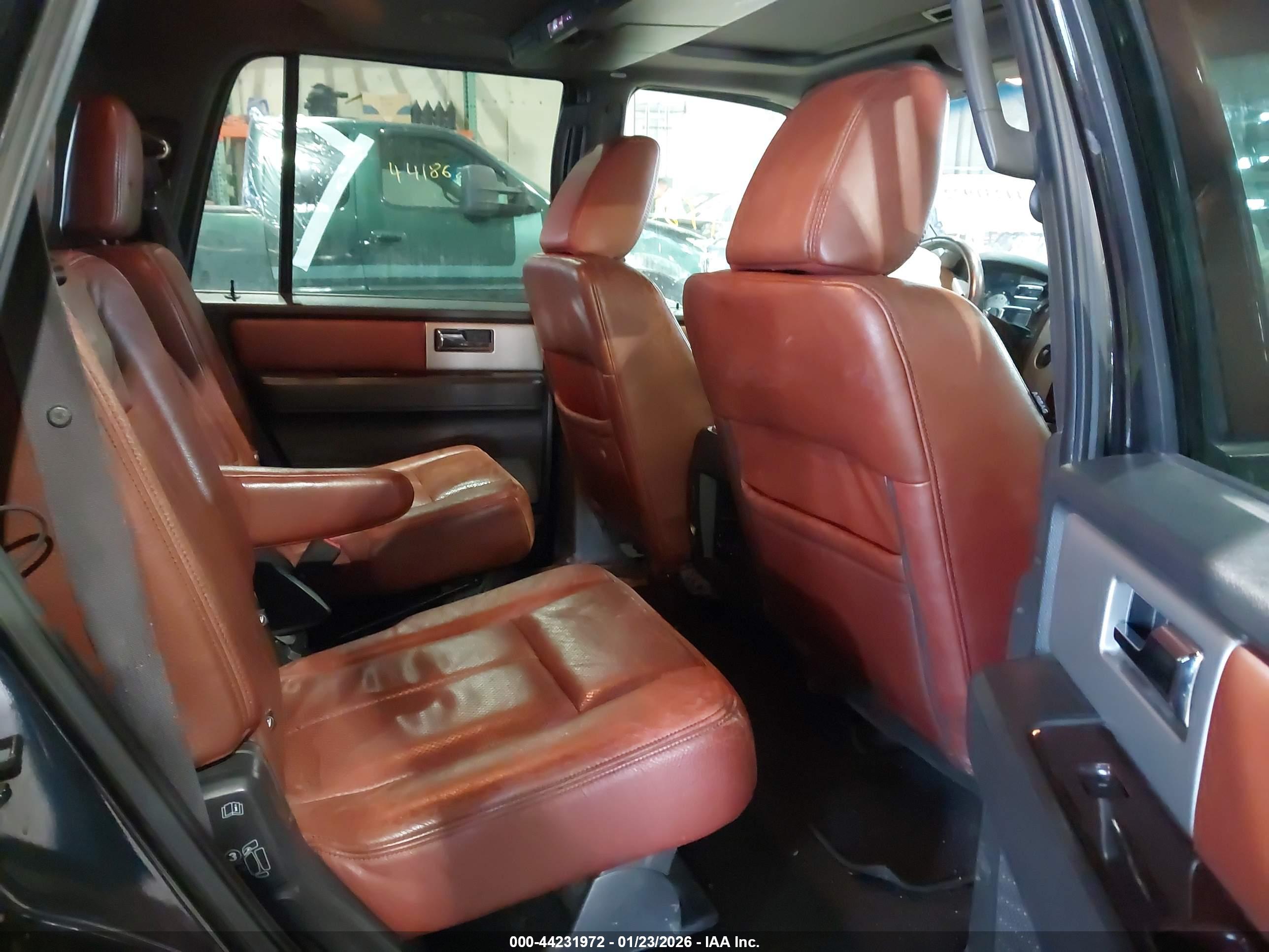 FORD EXPEDITION image 8