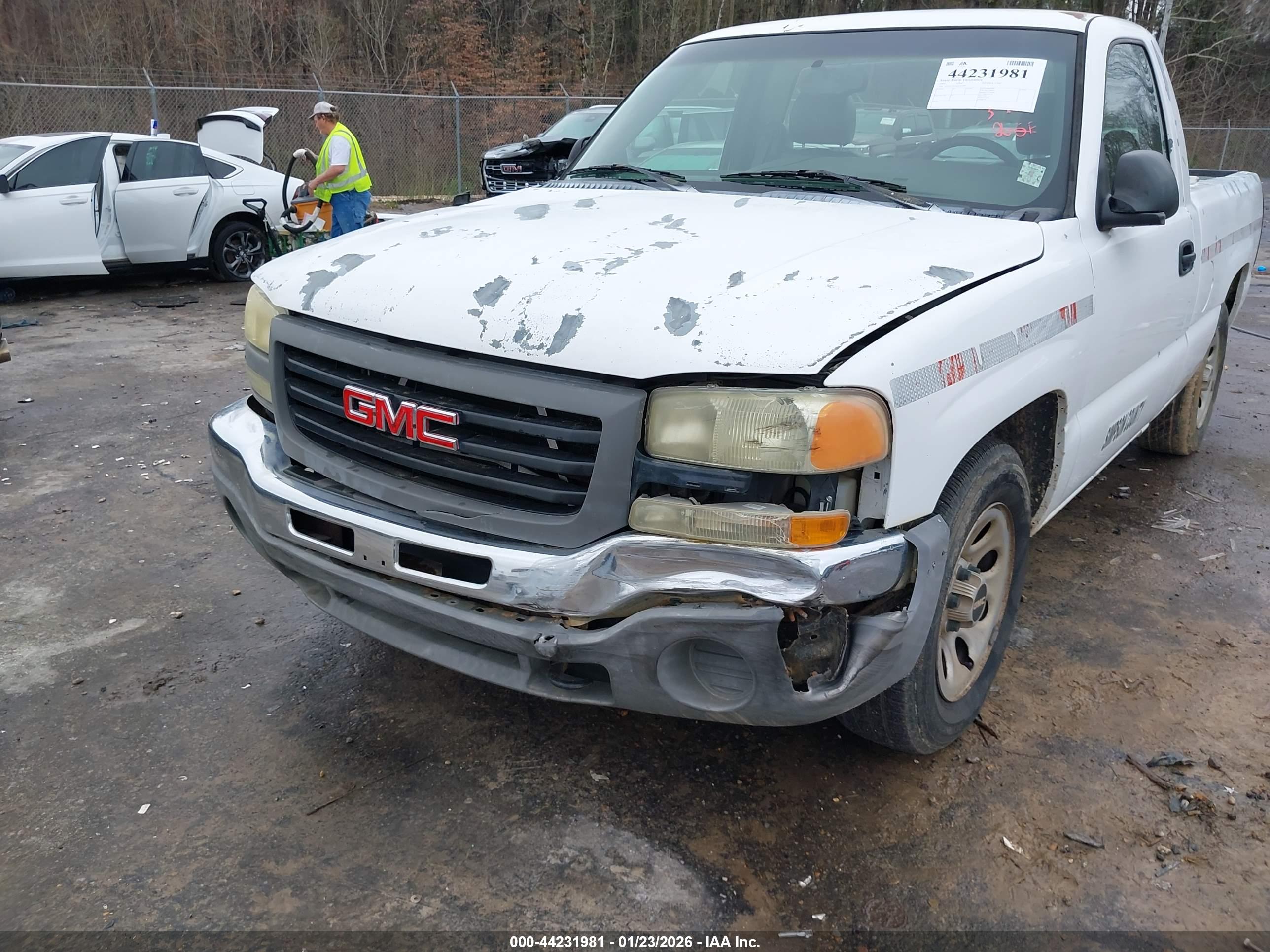 GMC SIERRA image 6