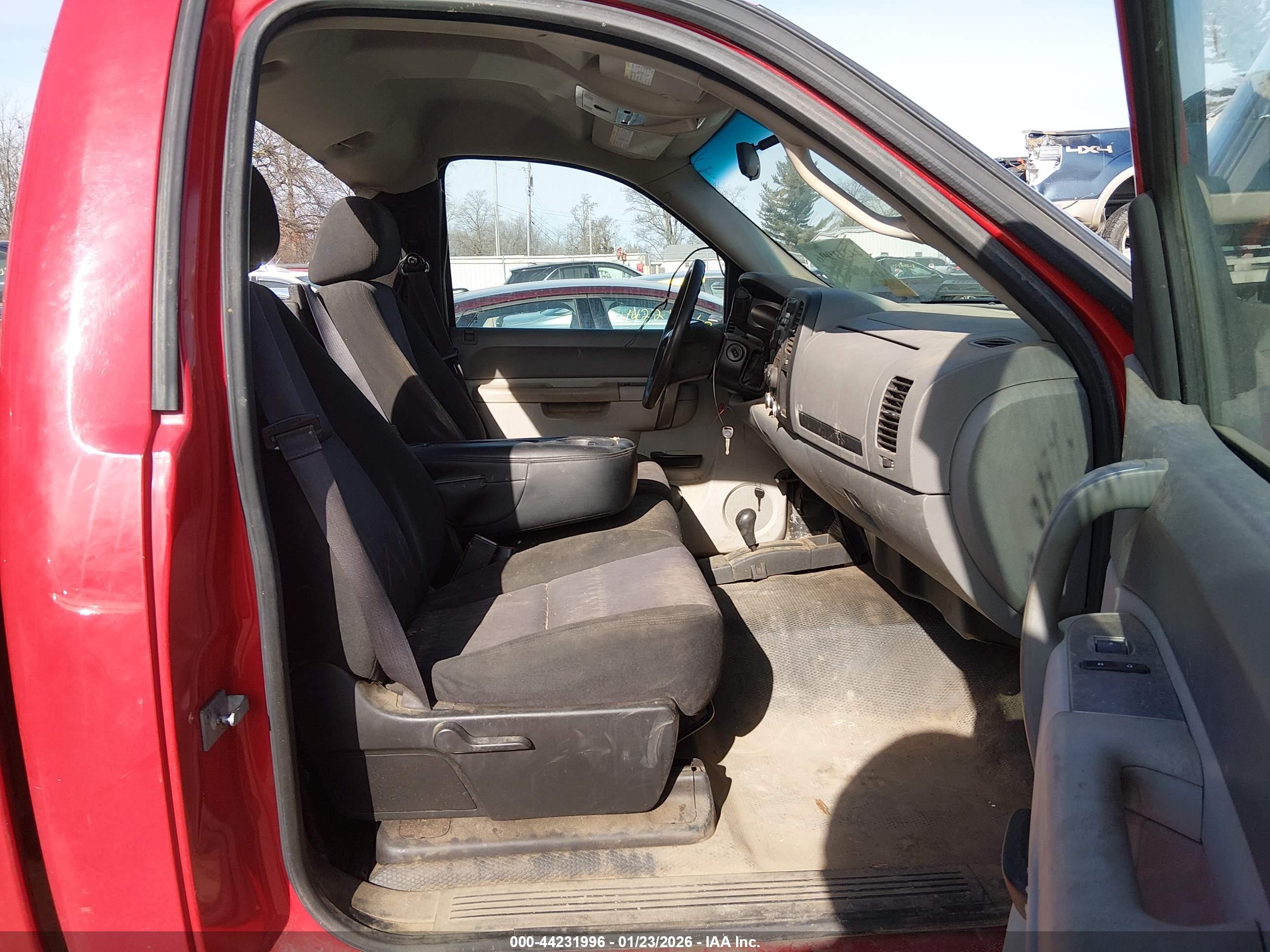 CHEVROLET SILVERADO image 5