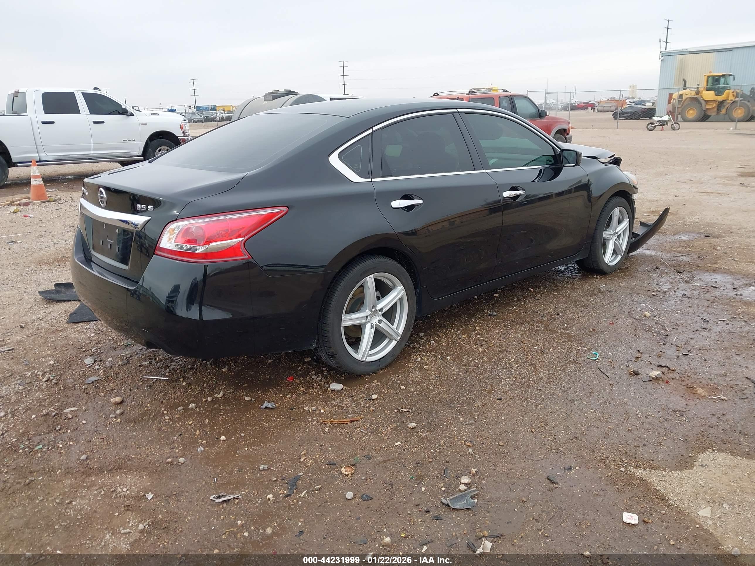 NISSAN ALTIMA image 4