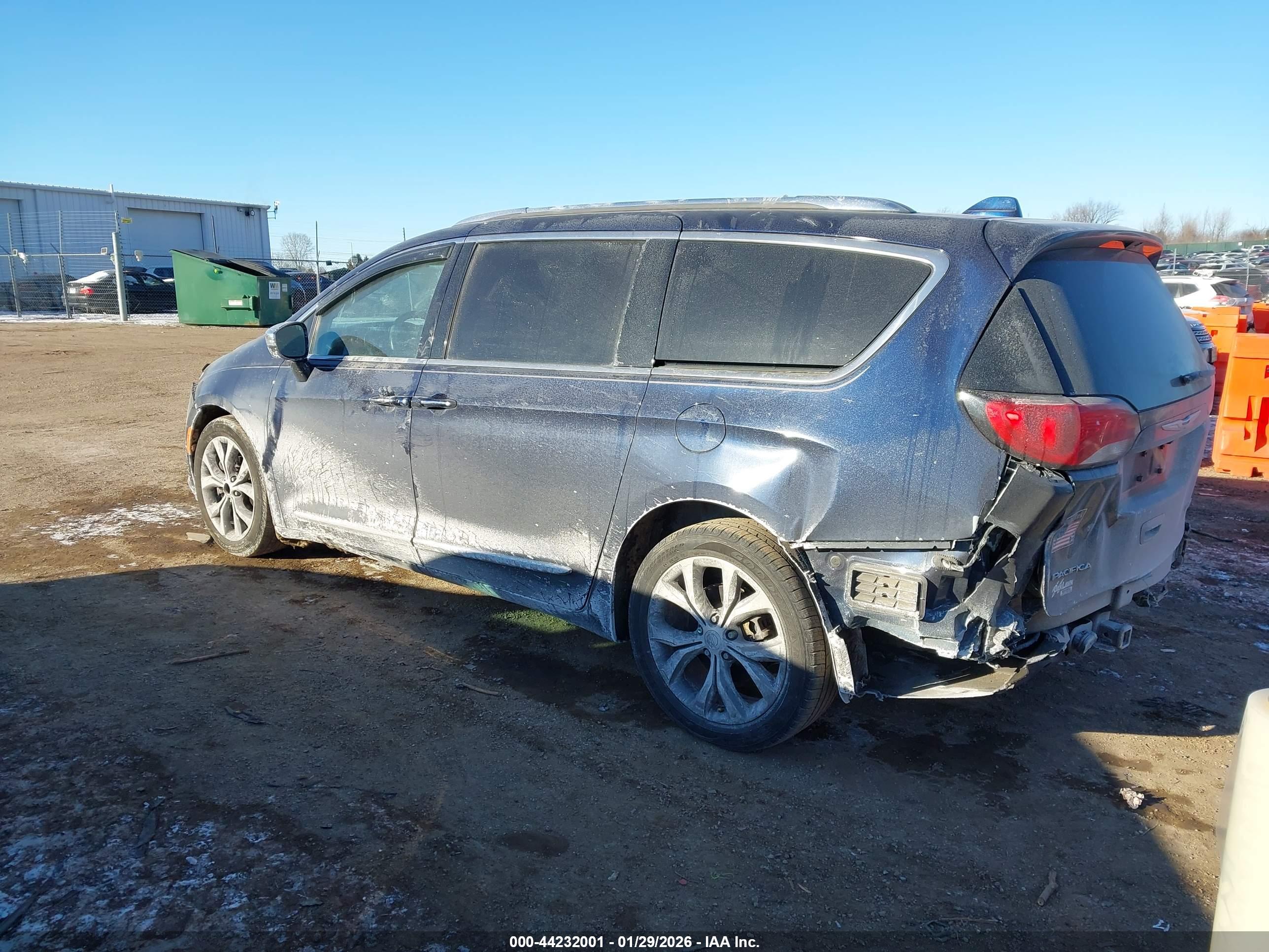 CHRYSLER PACIFICA image 3