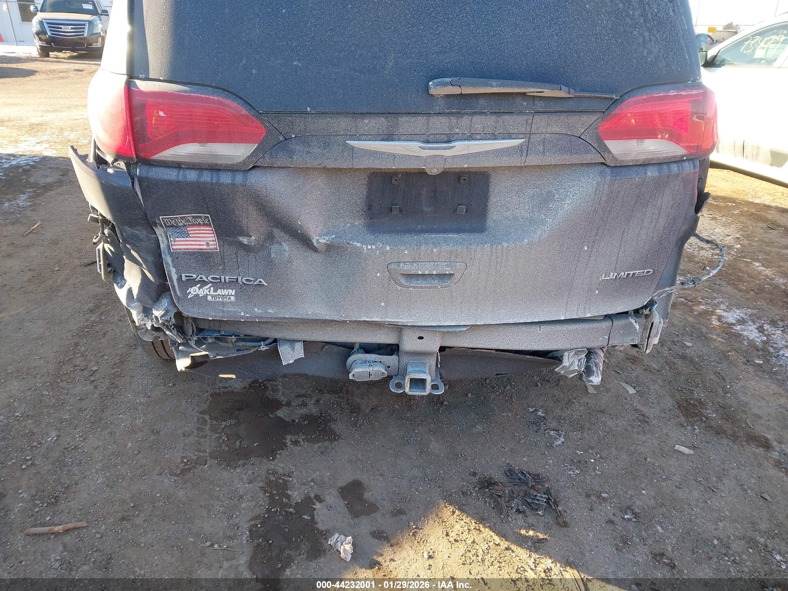 CHRYSLER PACIFICA image 6