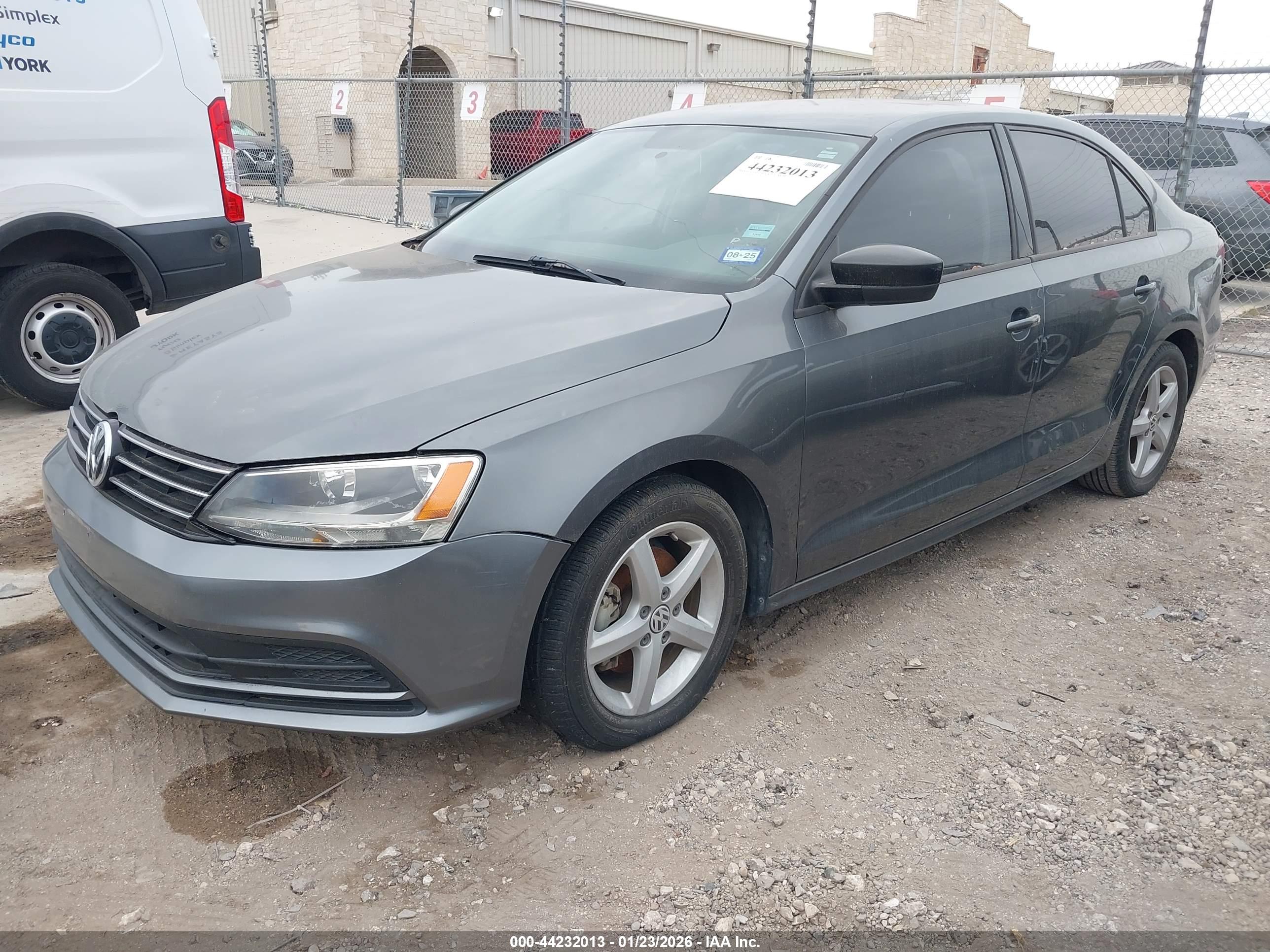 VOLKSWAGEN JETTA image 2