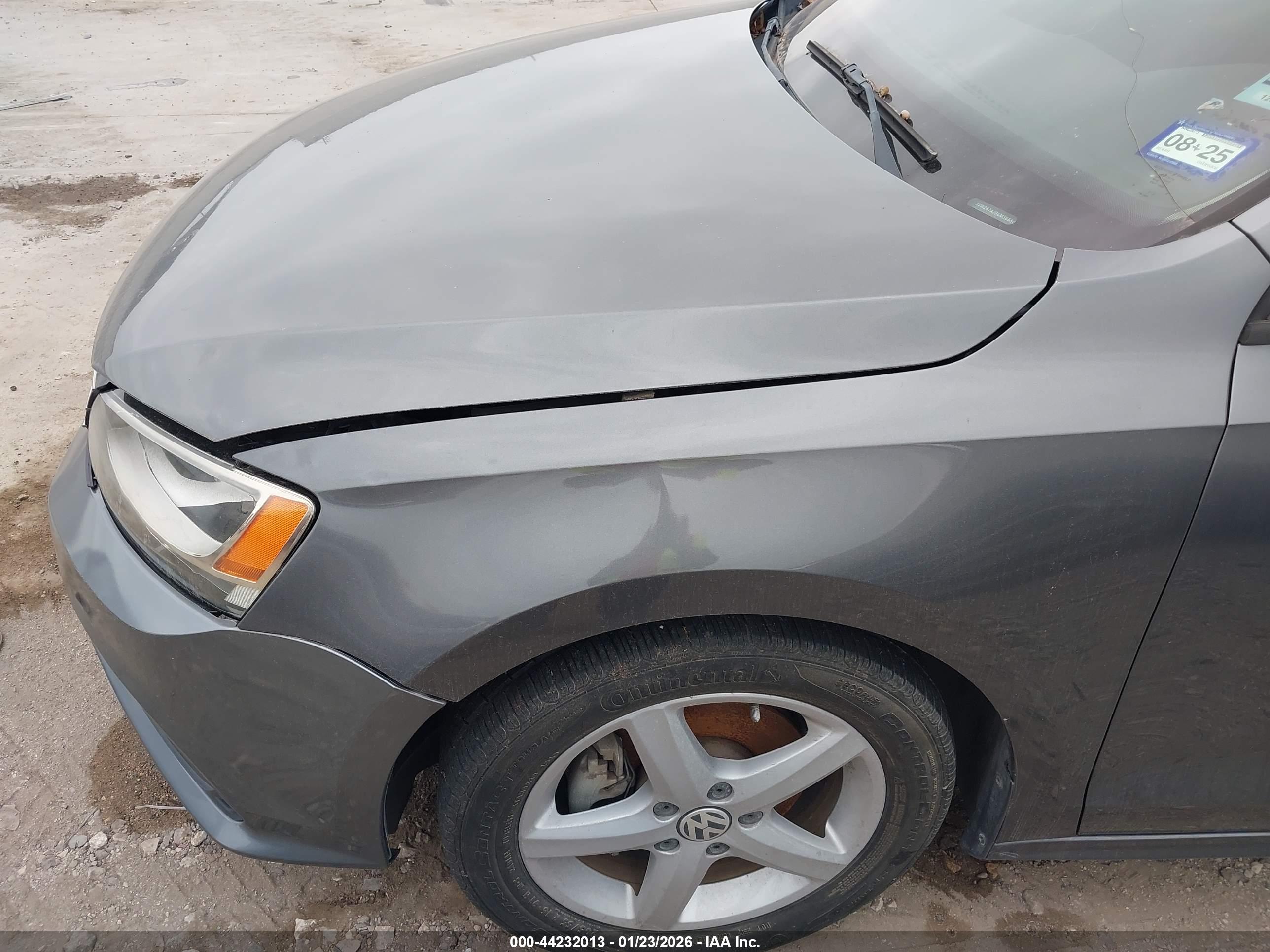 VOLKSWAGEN JETTA image 6