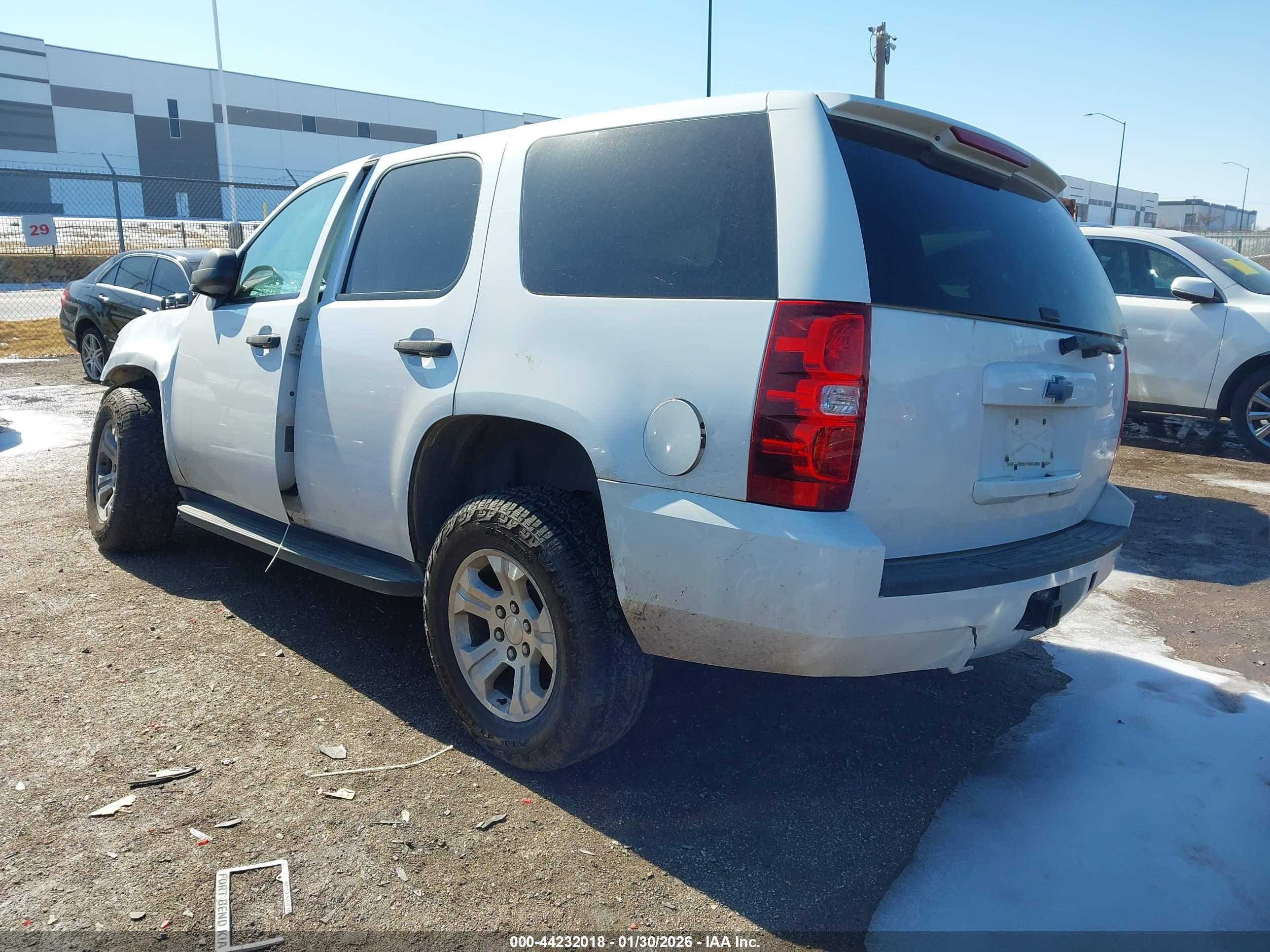 CHEVROLET TAHOE image 3