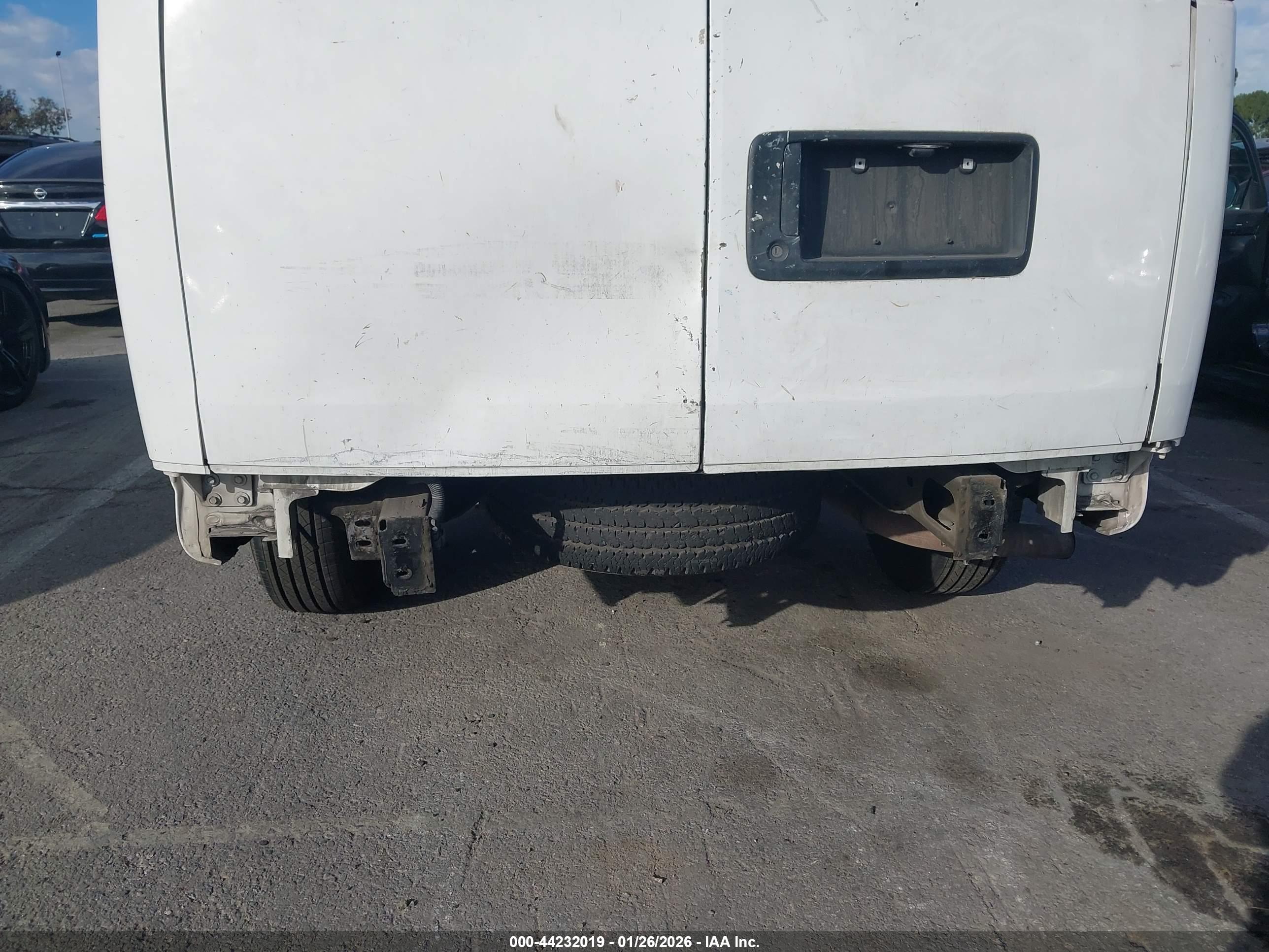 CHEVROLET EXPRESS image 6