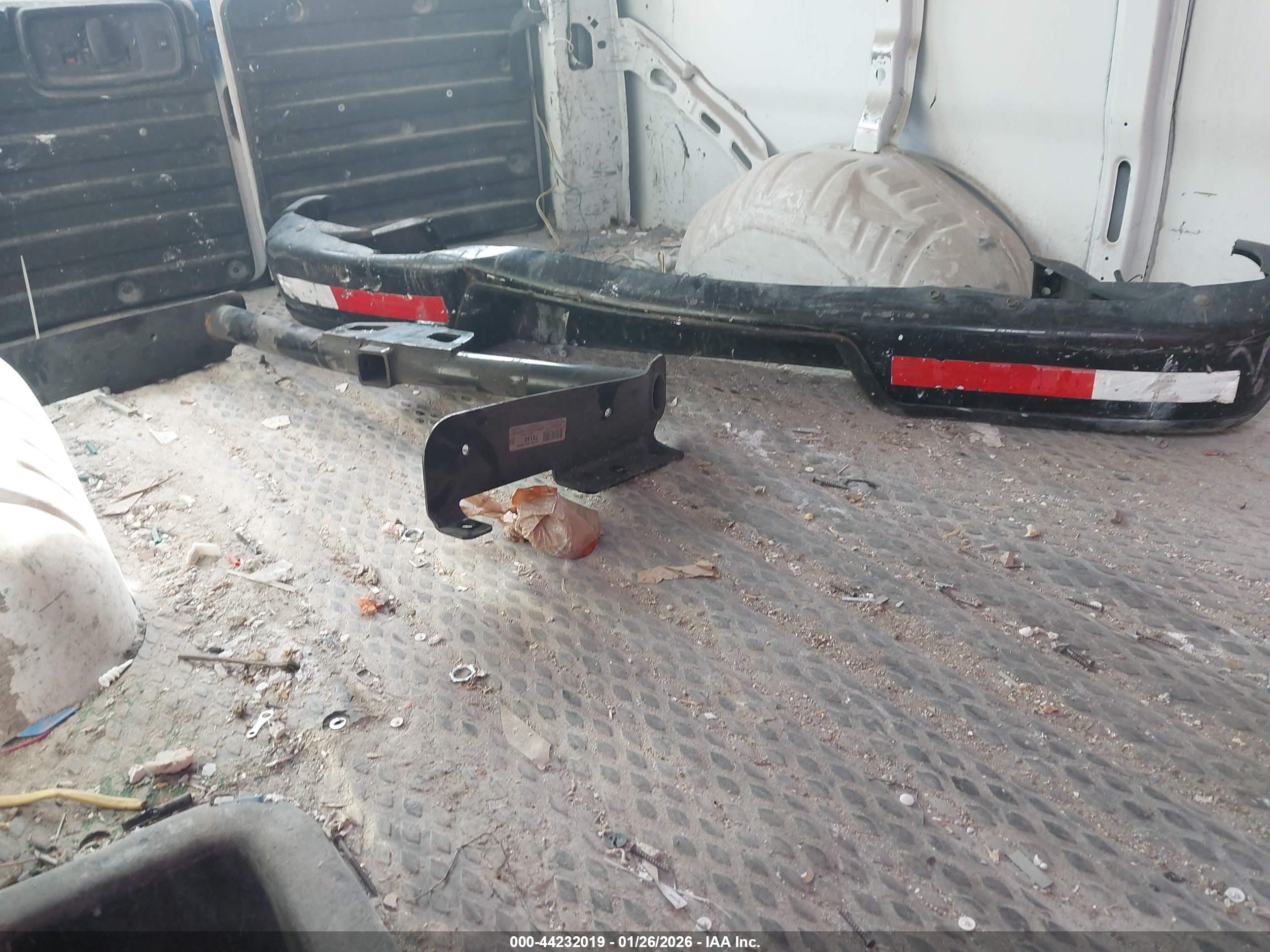 CHEVROLET EXPRESS image 8