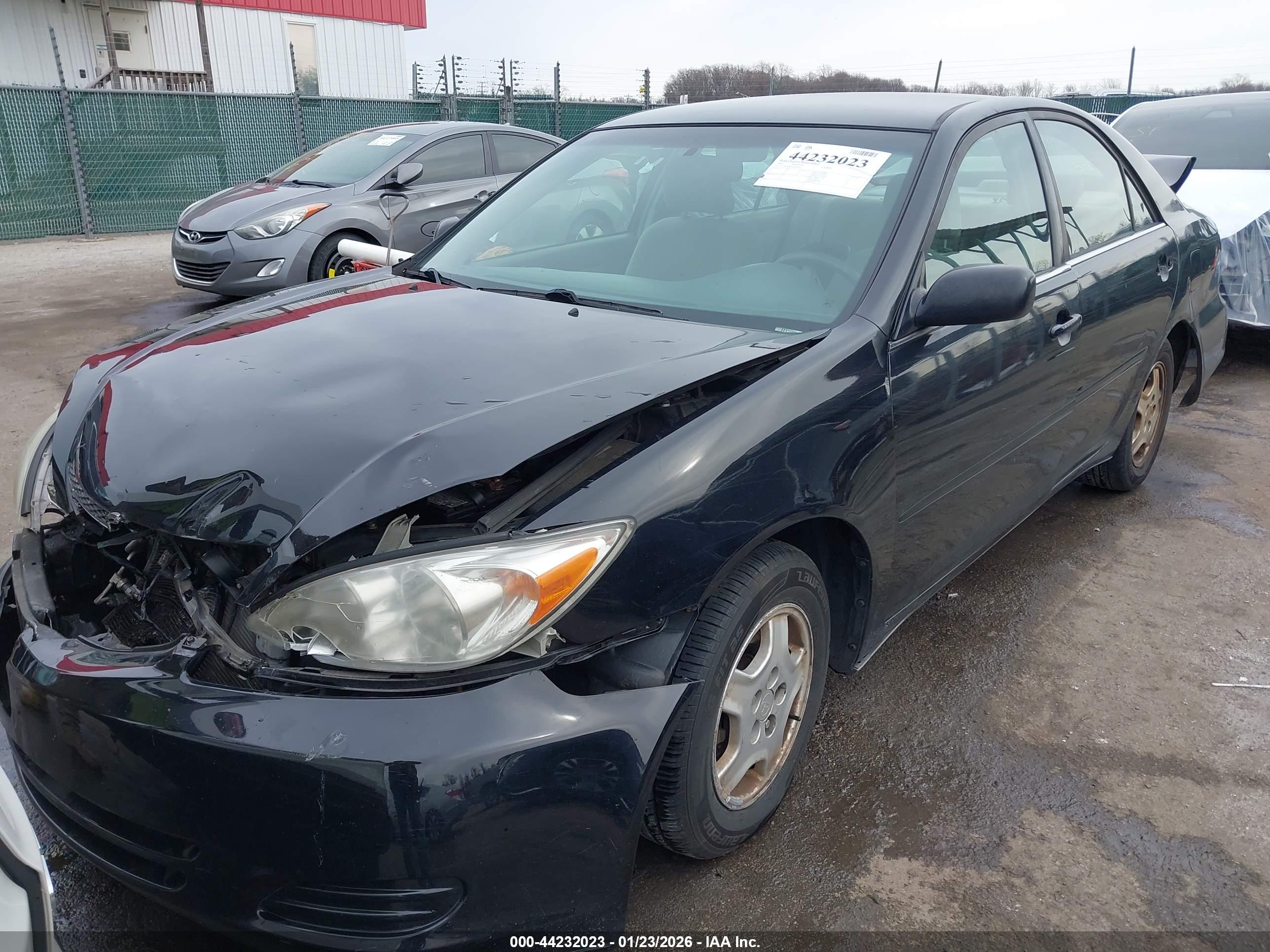 TOYOTA CAMRY image 2