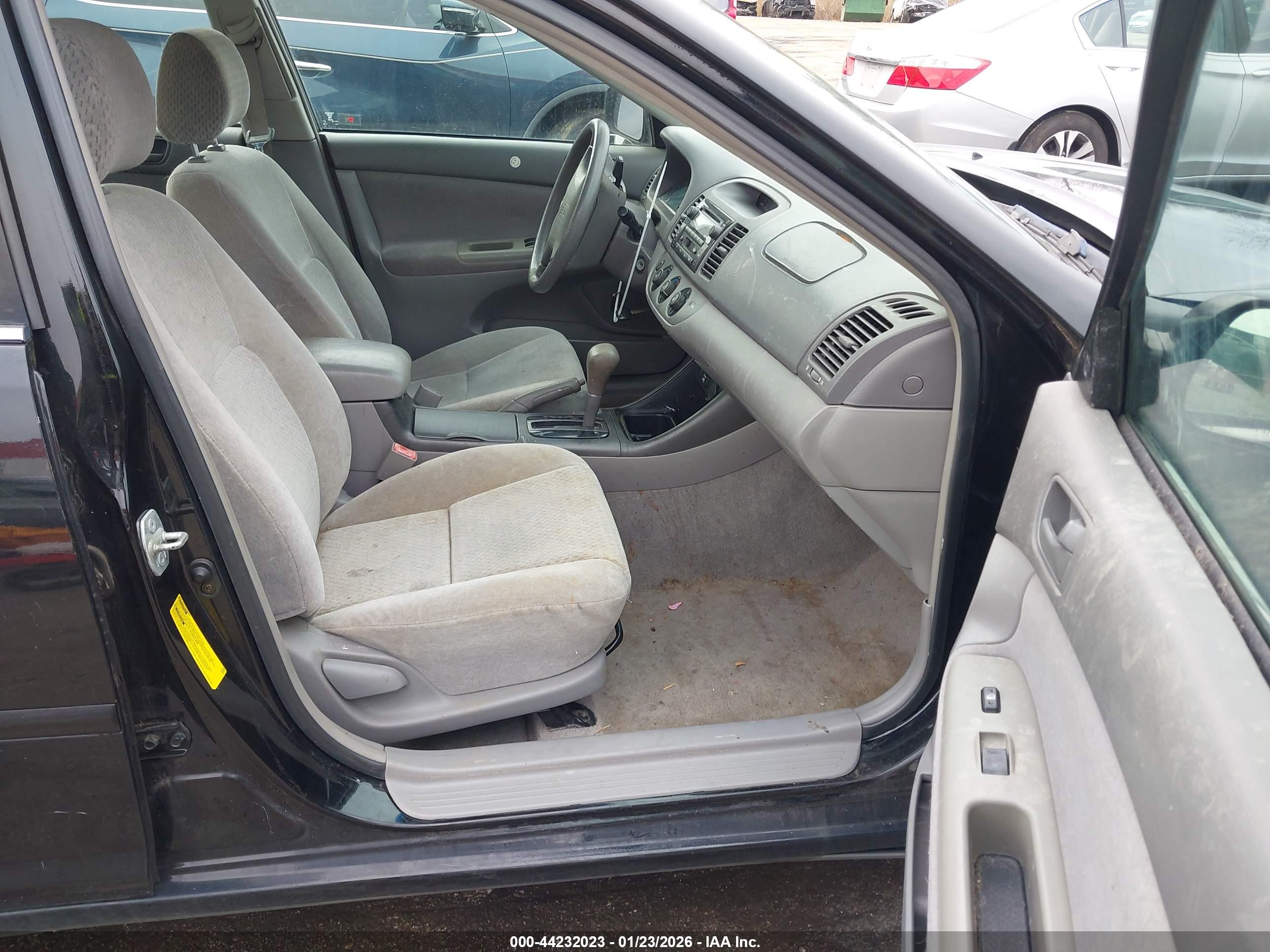 TOYOTA CAMRY image 5