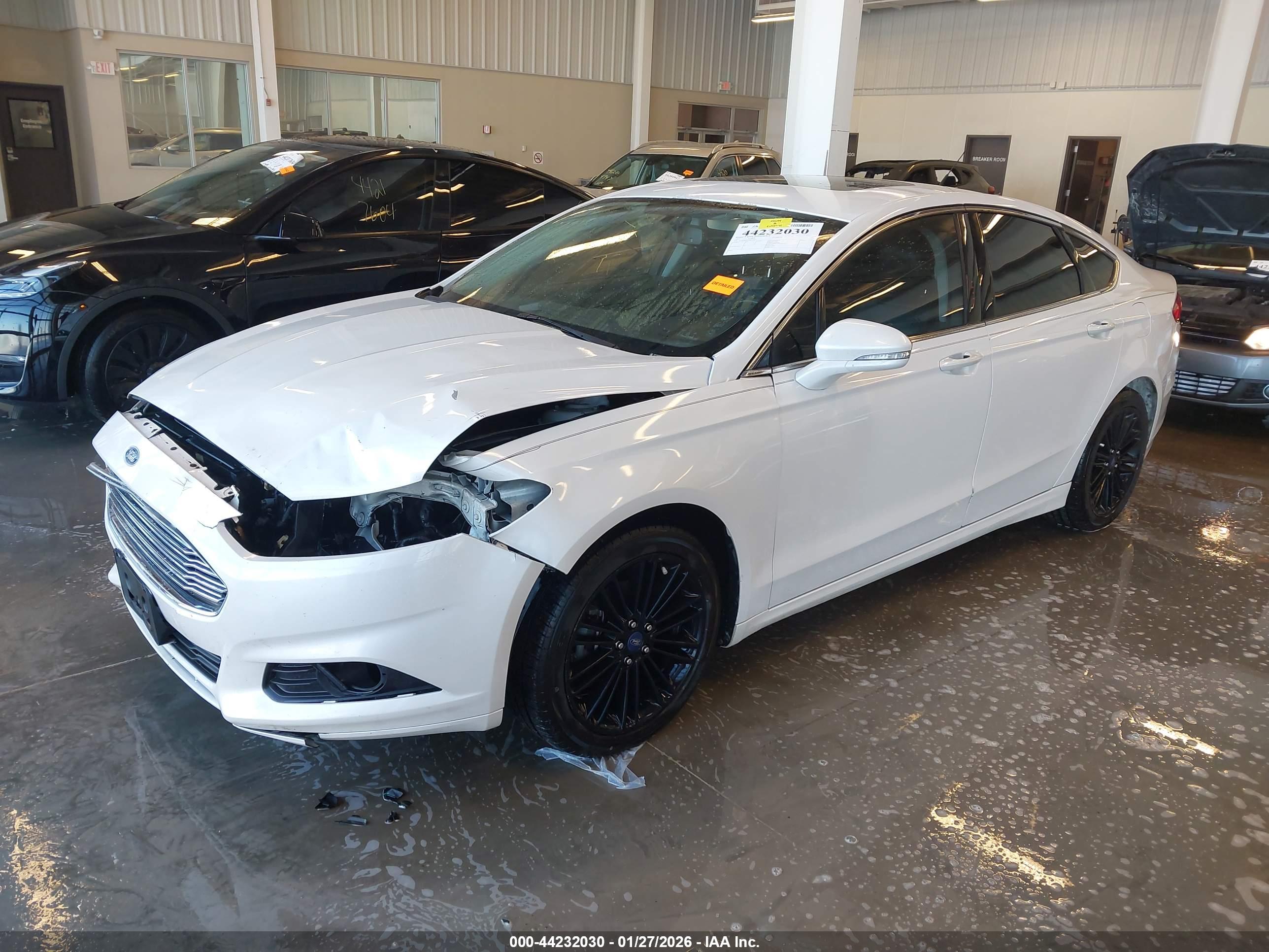 FORD FUSION image 2