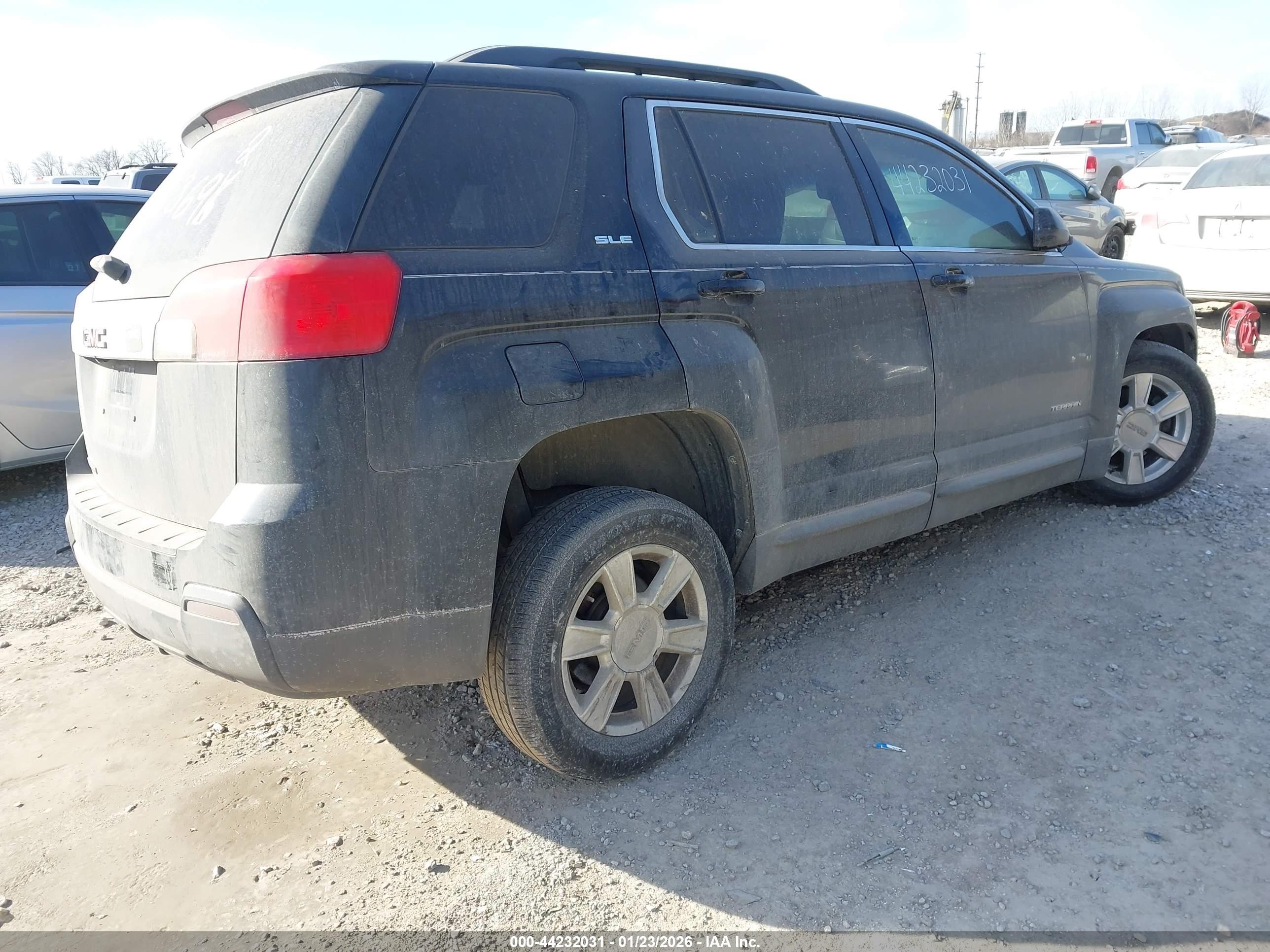 GMC TERRAIN image 4