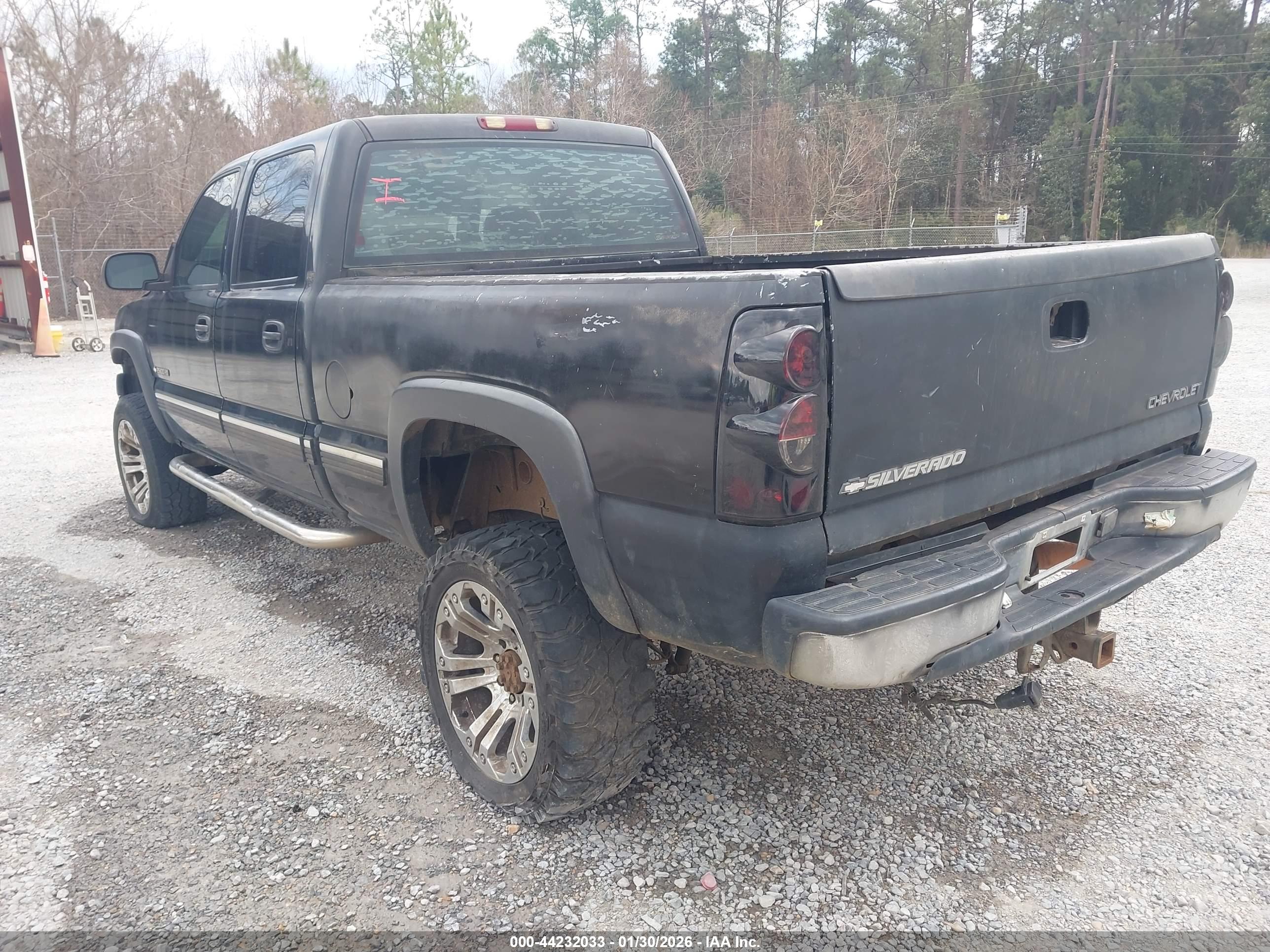 CHEVROLET SILVERADO image 3