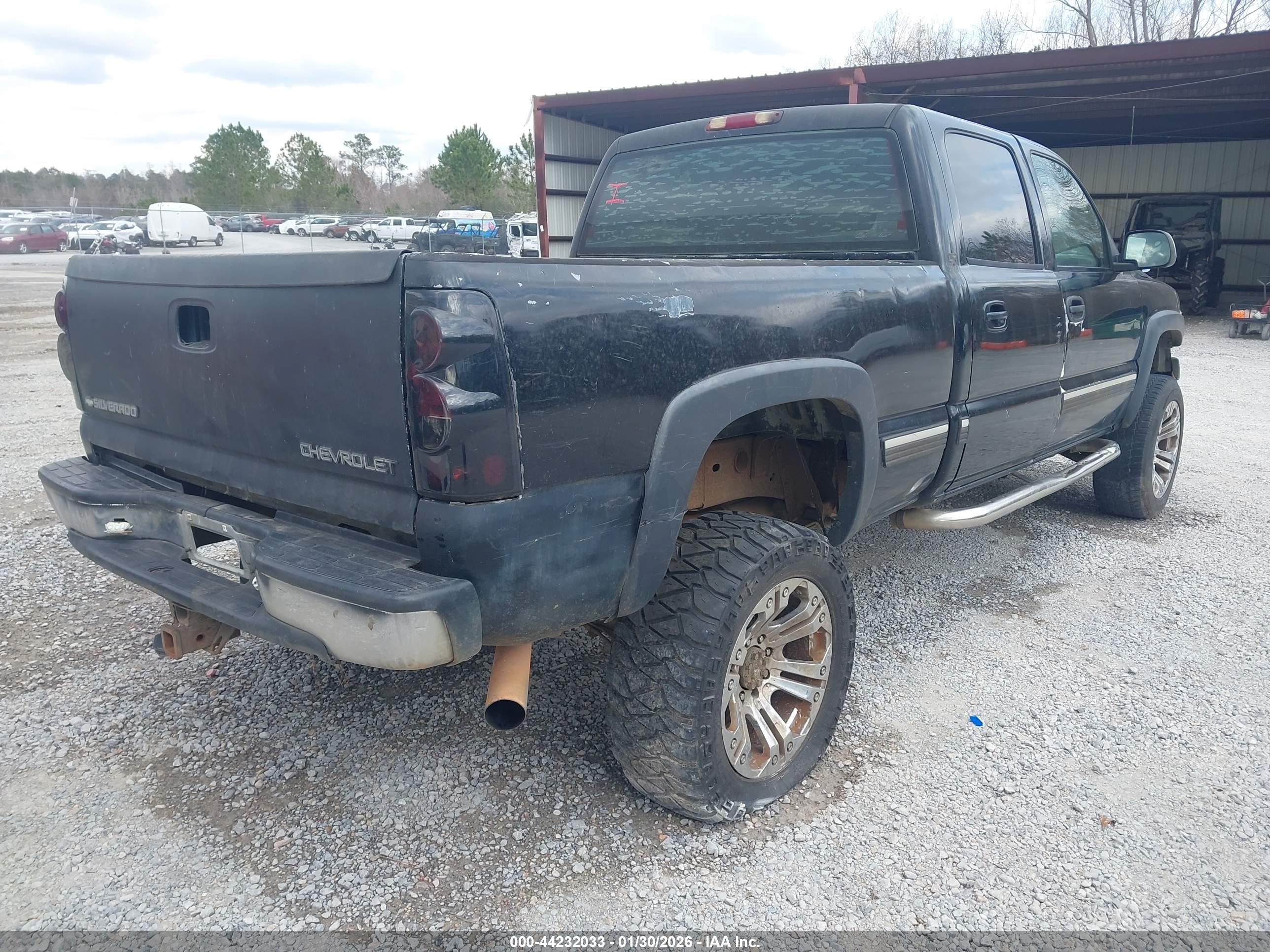CHEVROLET SILVERADO image 4