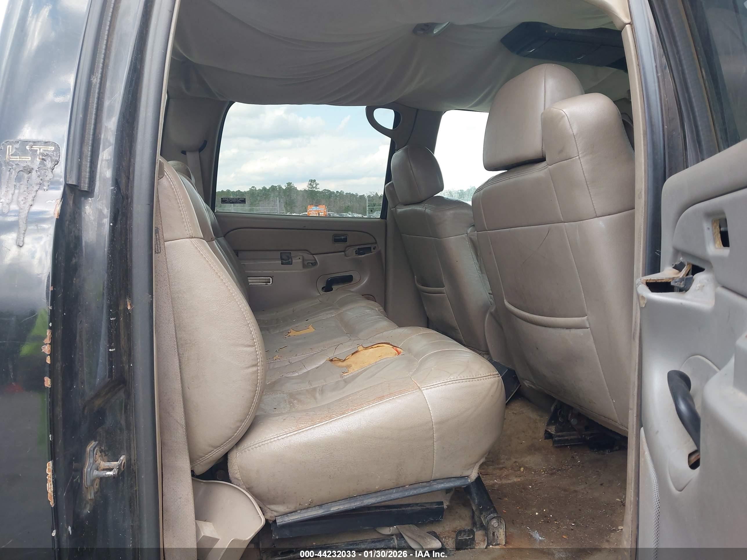 CHEVROLET SILVERADO image 8