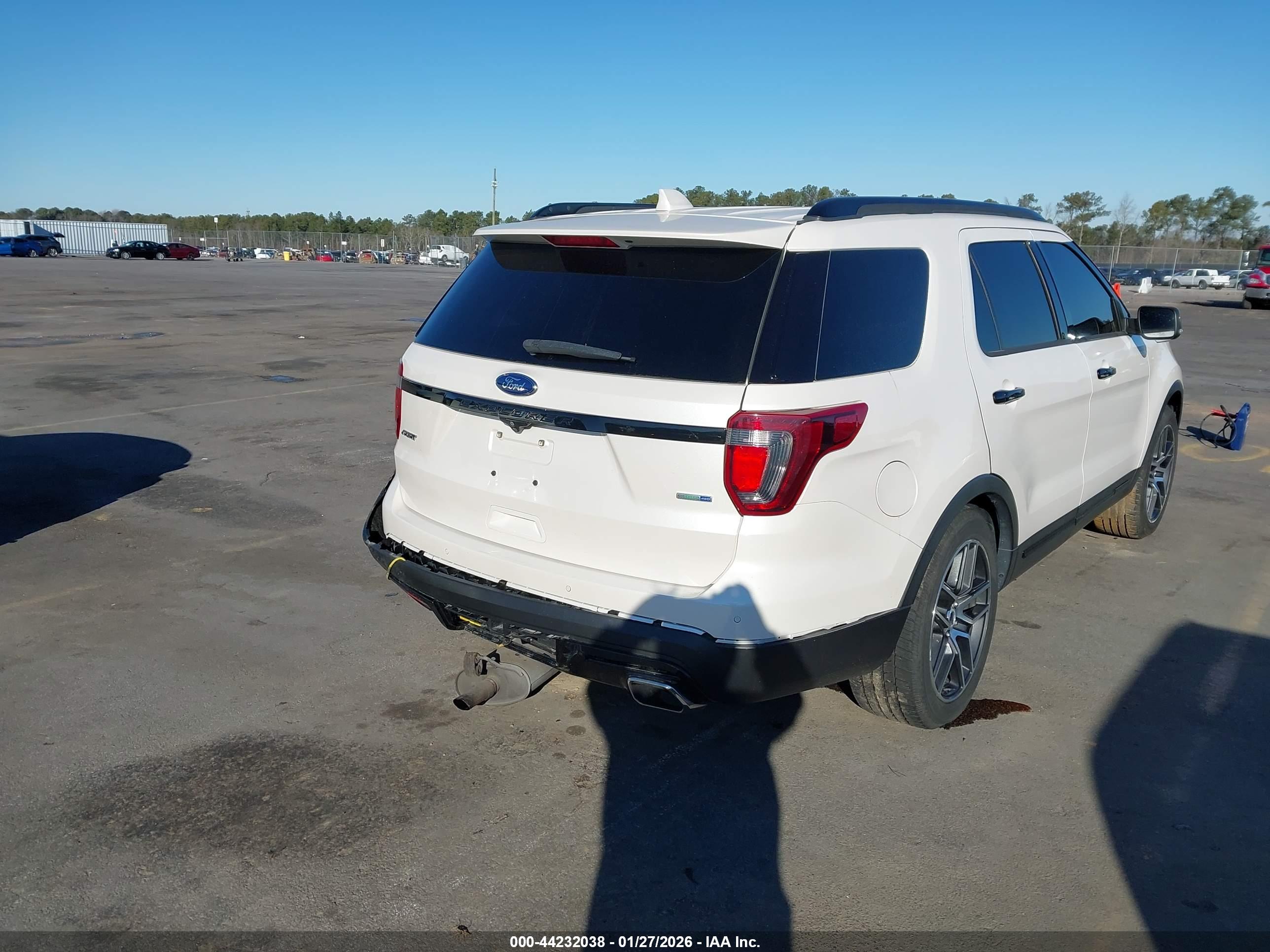 FORD EXPLORER image 4