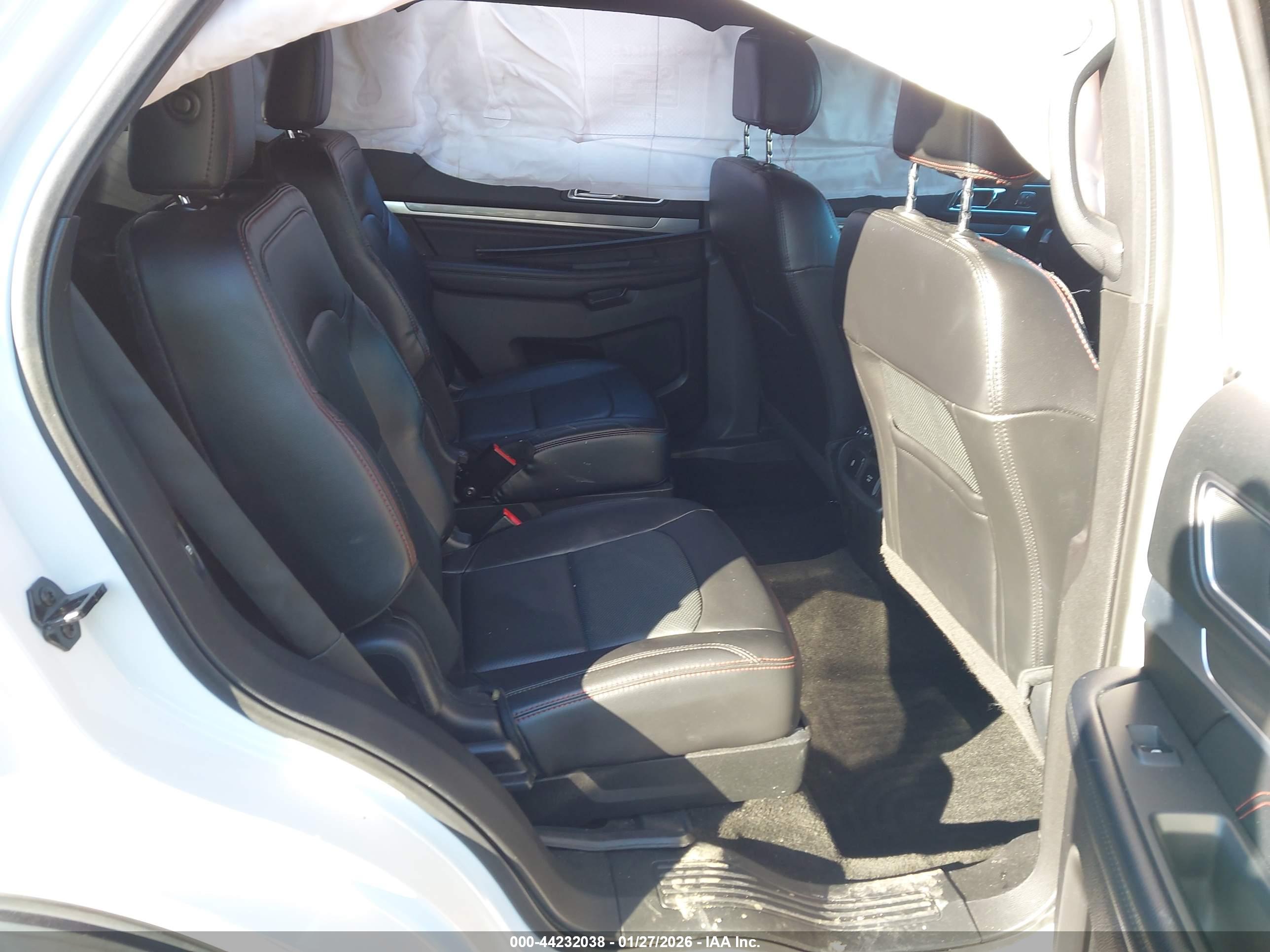 FORD EXPLORER image 8